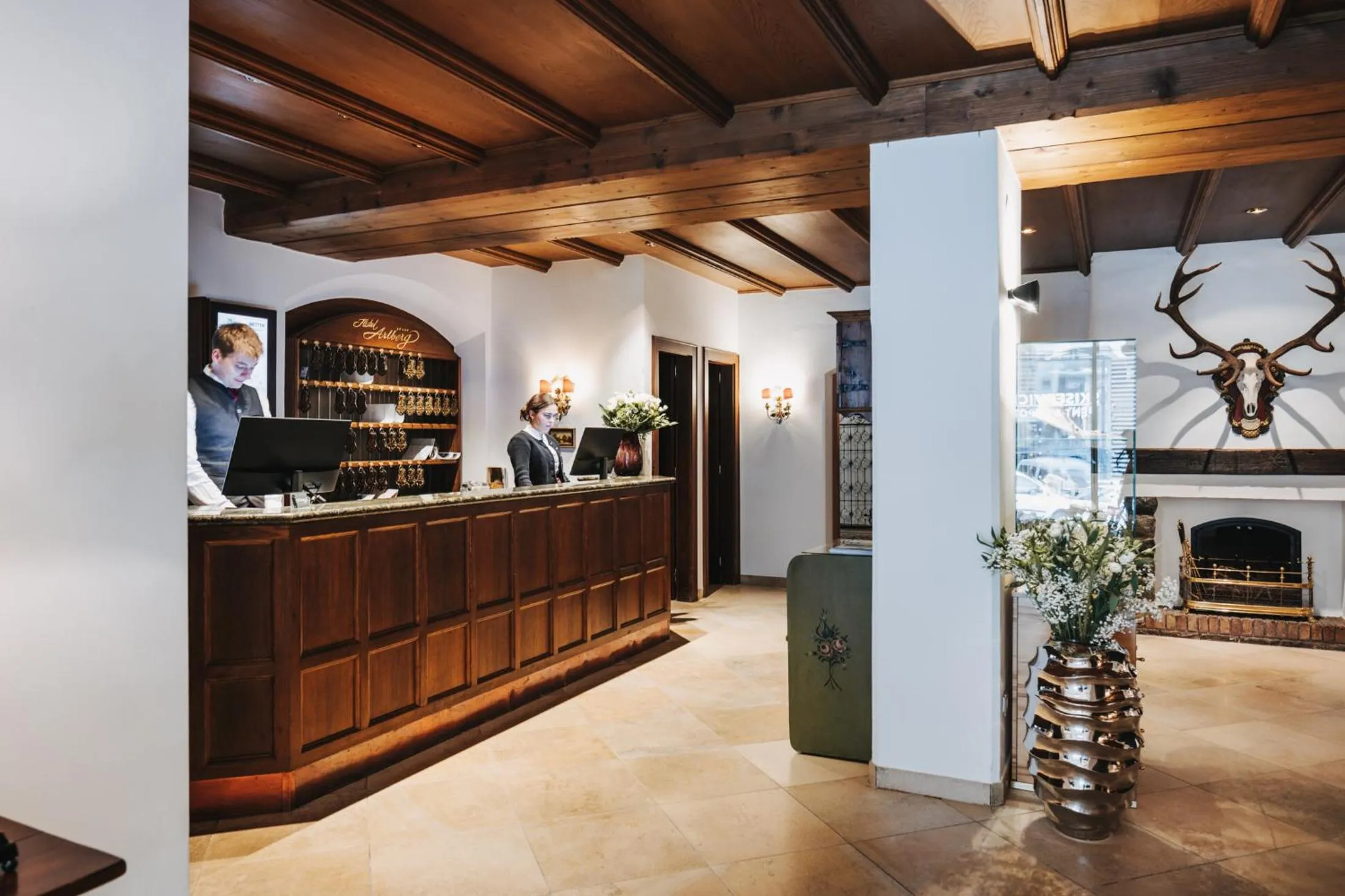 Lobby or reception in Hotel Arlberg Lech
