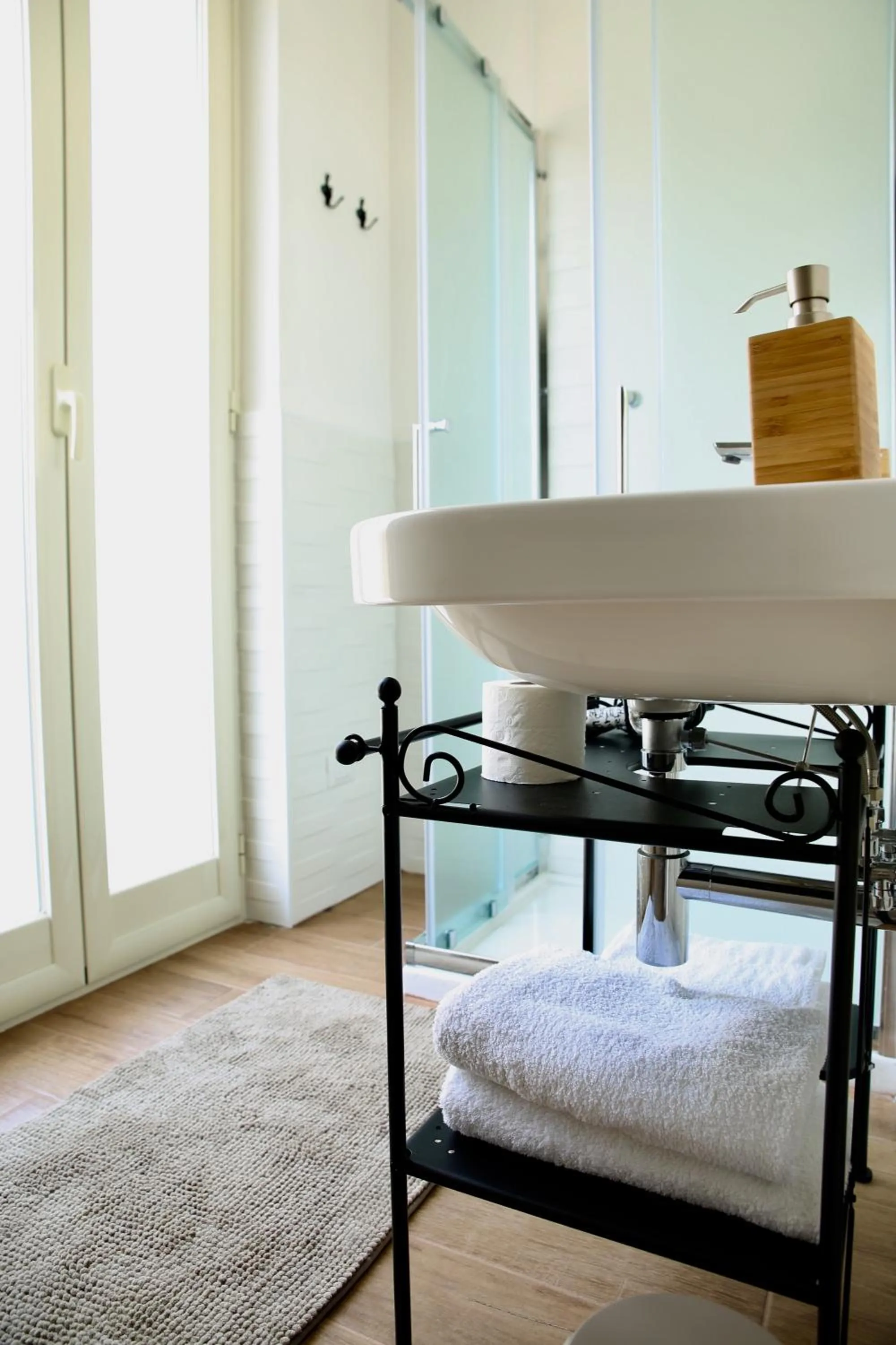 Shower, Bed in Andolfi 24 Rooms