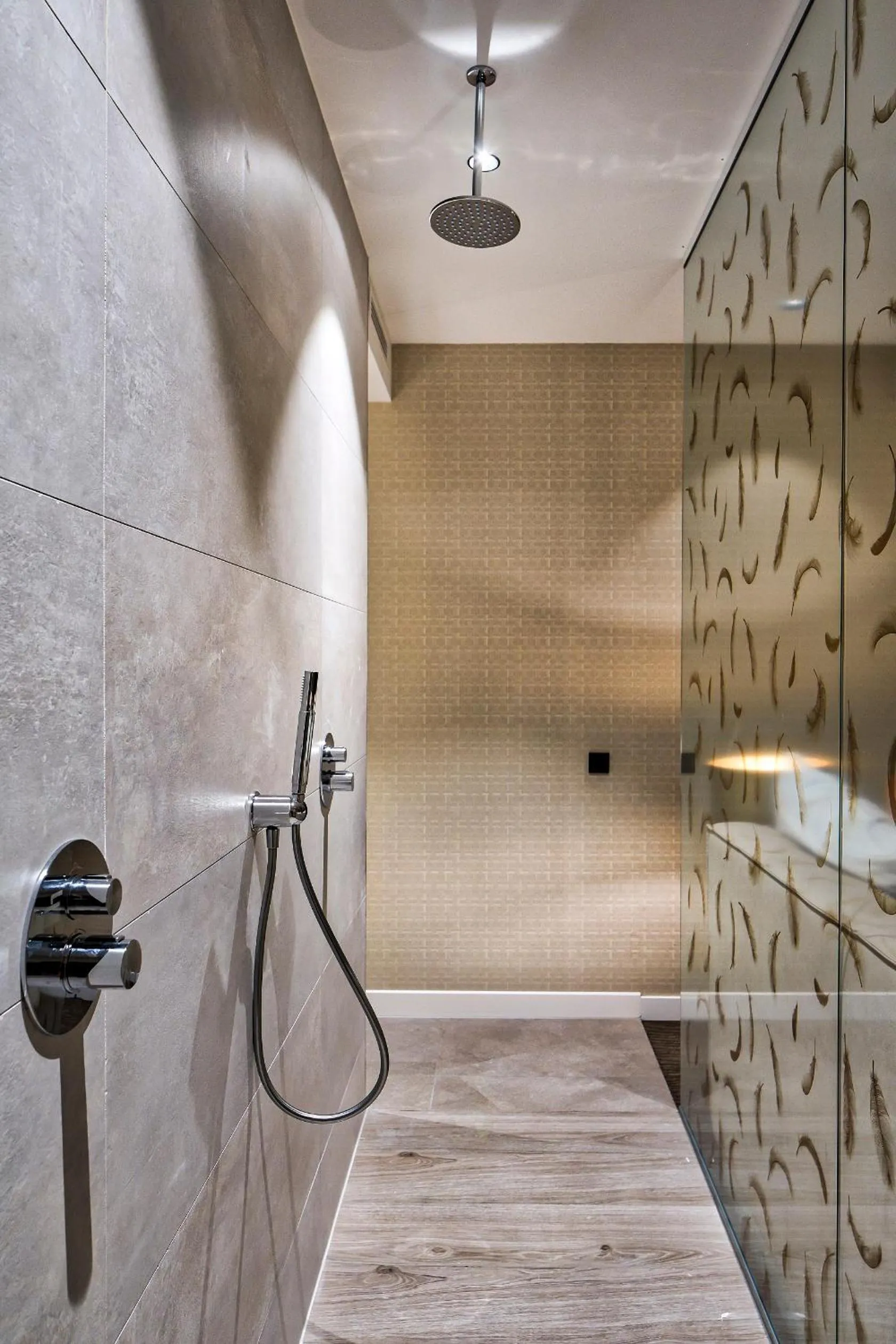 Shower in Van der Valk Hotel Tilburg