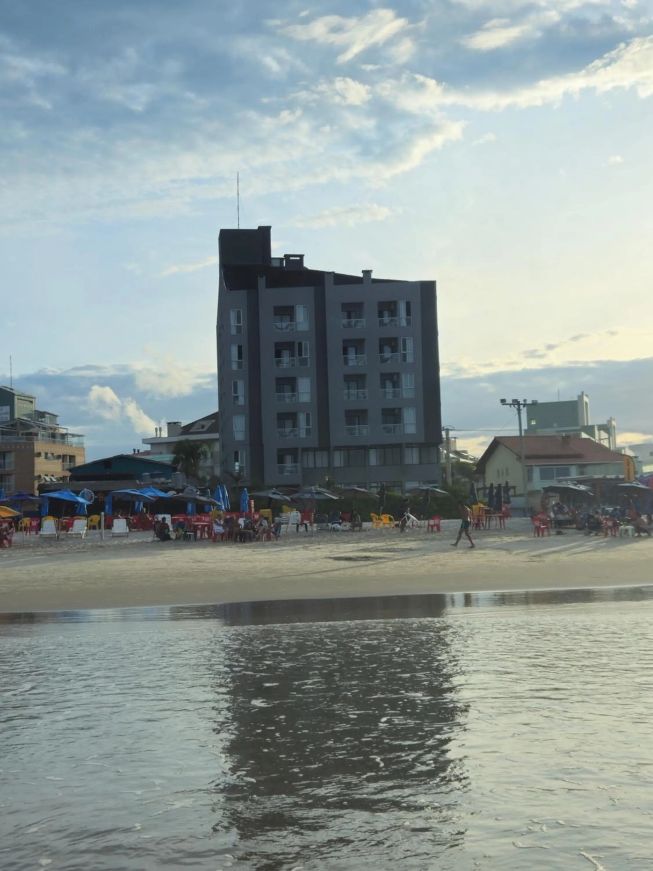 Beach in Palm Beach Apart Hotel