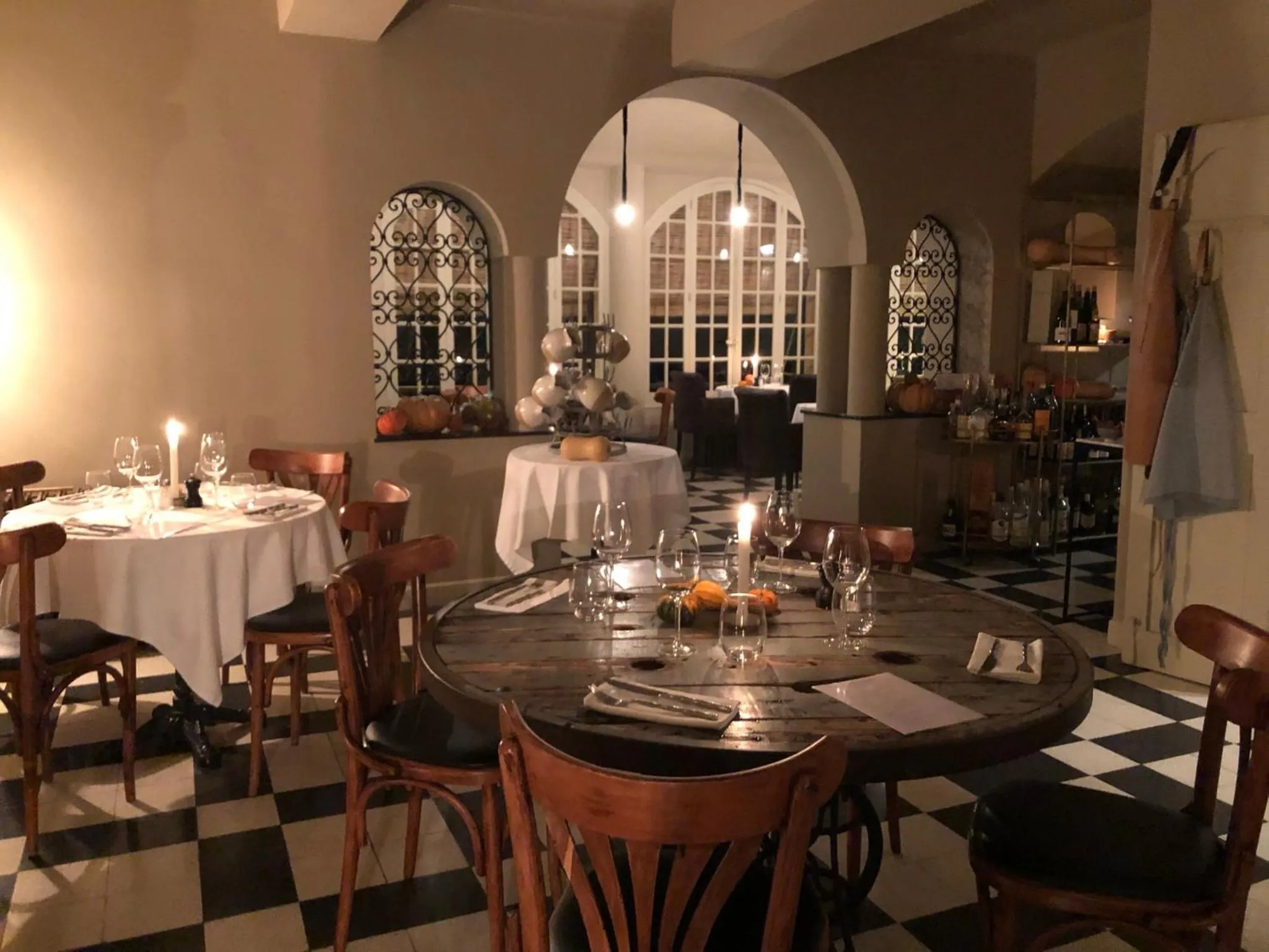 Restaurant/places to eat in Hôtel particulier des Jasmins
