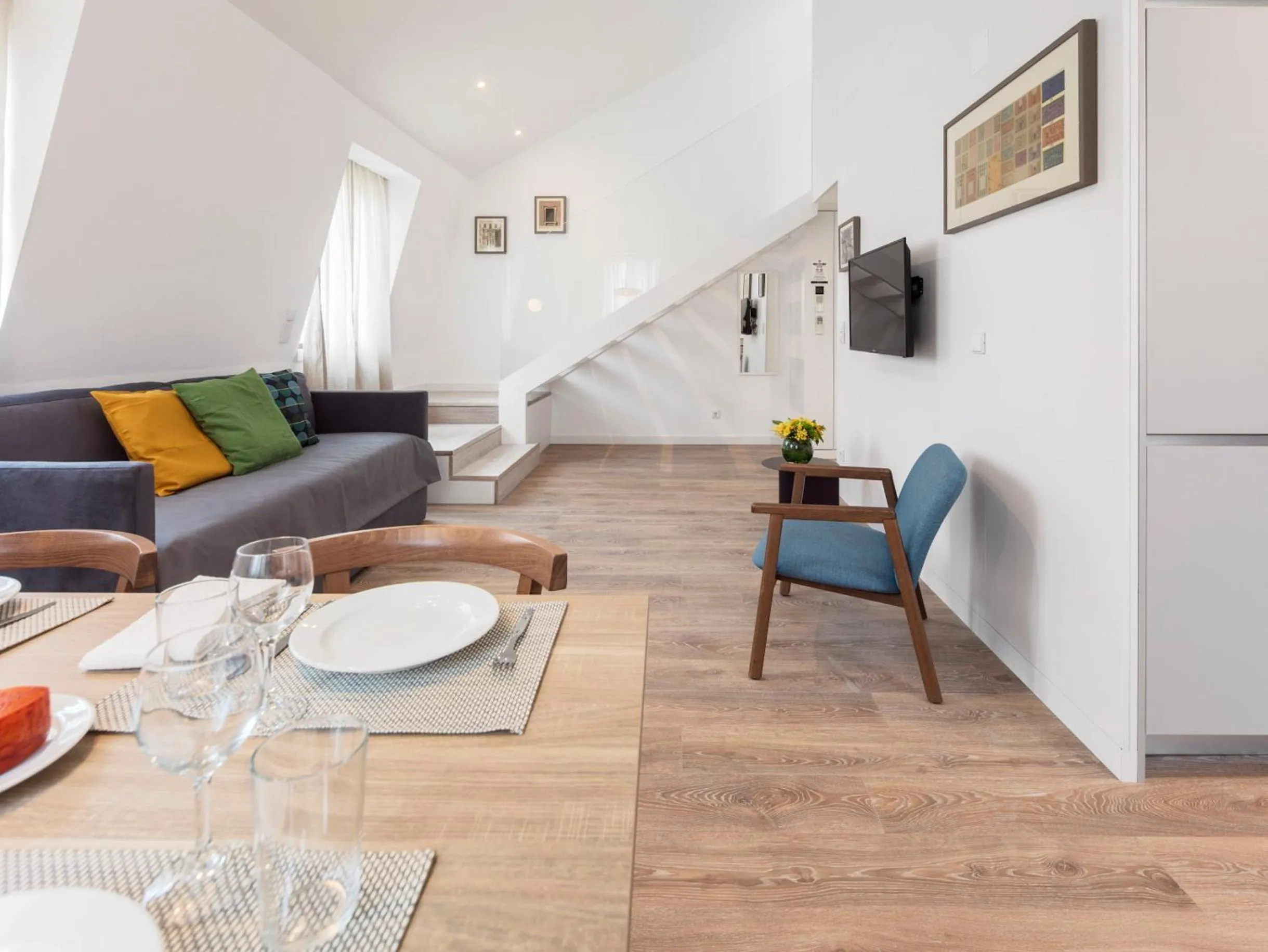 TV and multimedia in LSA Chiado Emenda by Numa