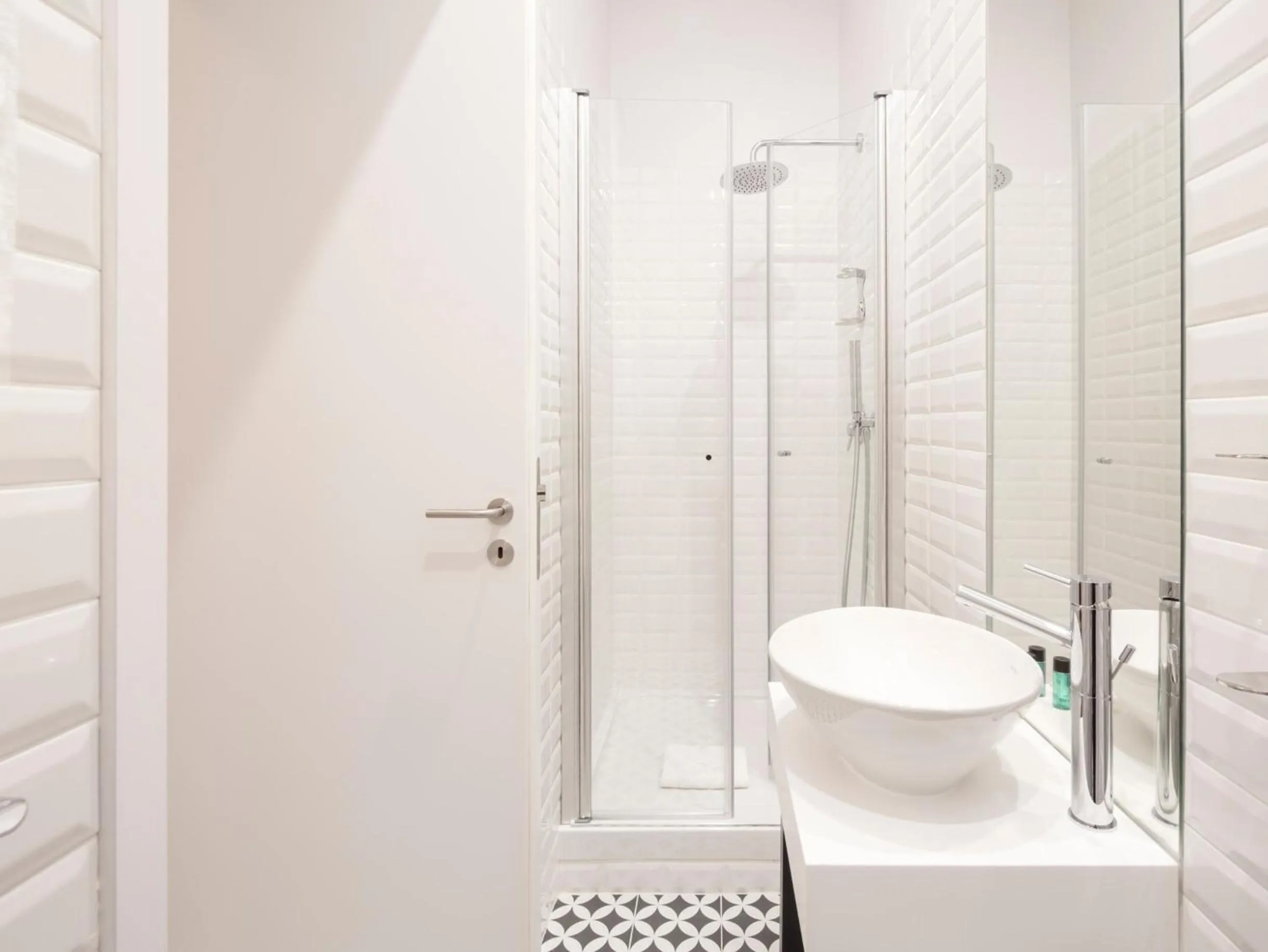 Bathroom in LSA Chiado Emenda by Numa