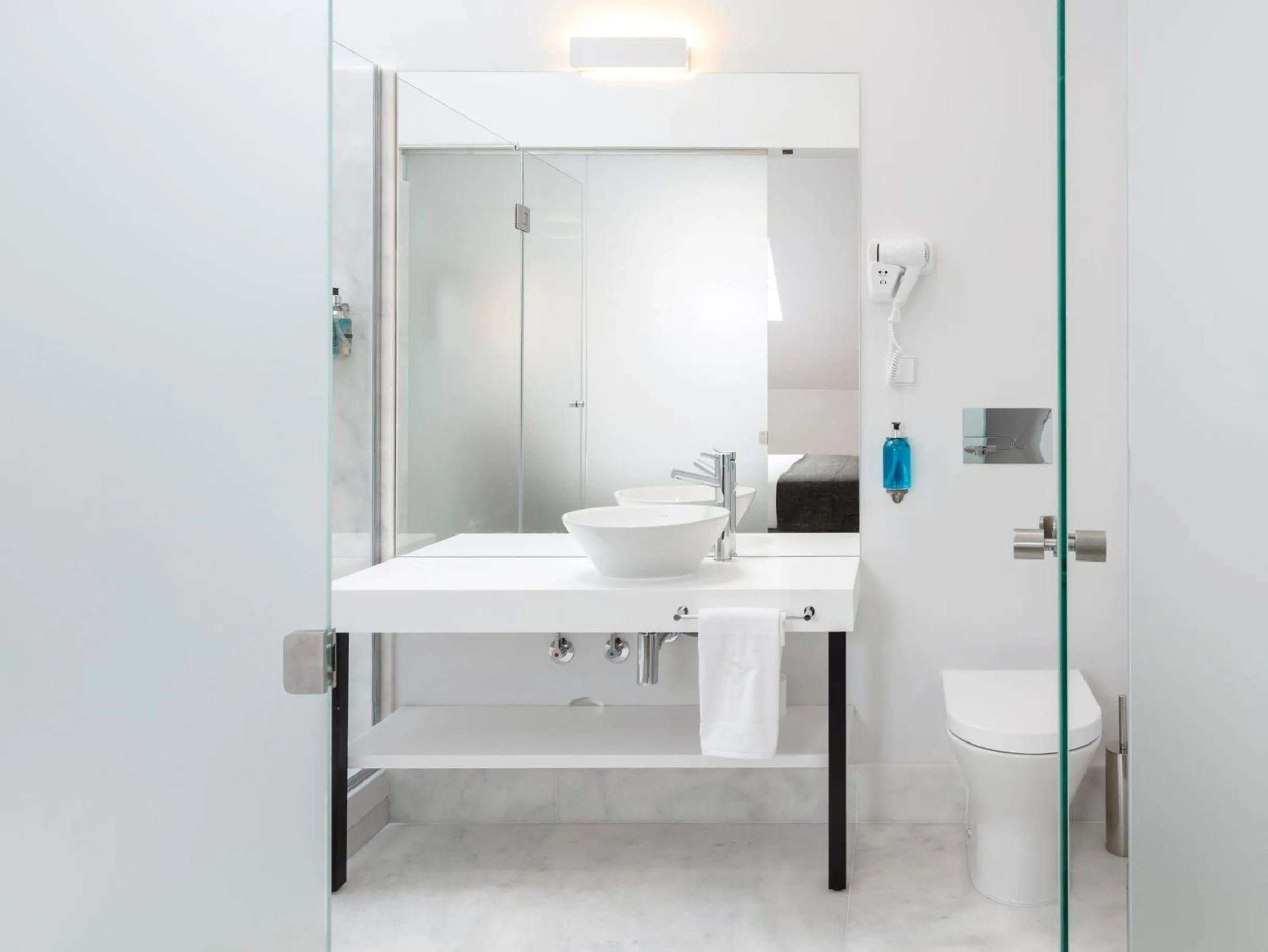 Bathroom in LSA Chiado Emenda by Numa