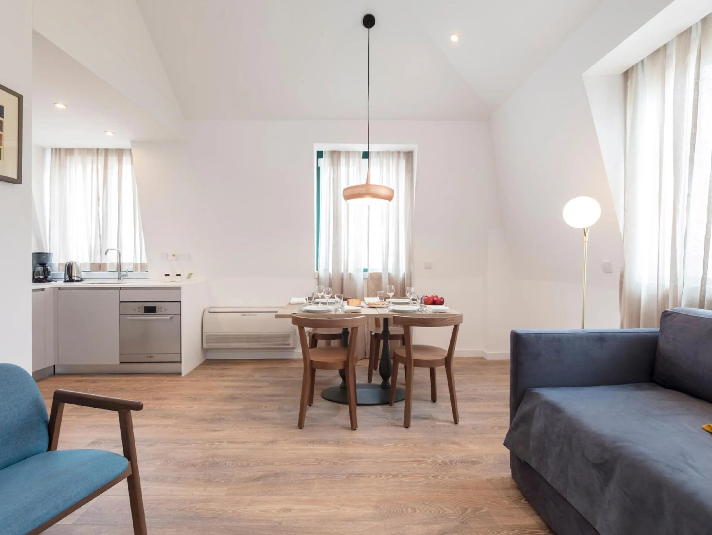 Dining area in LSA Chiado Emenda by Numa