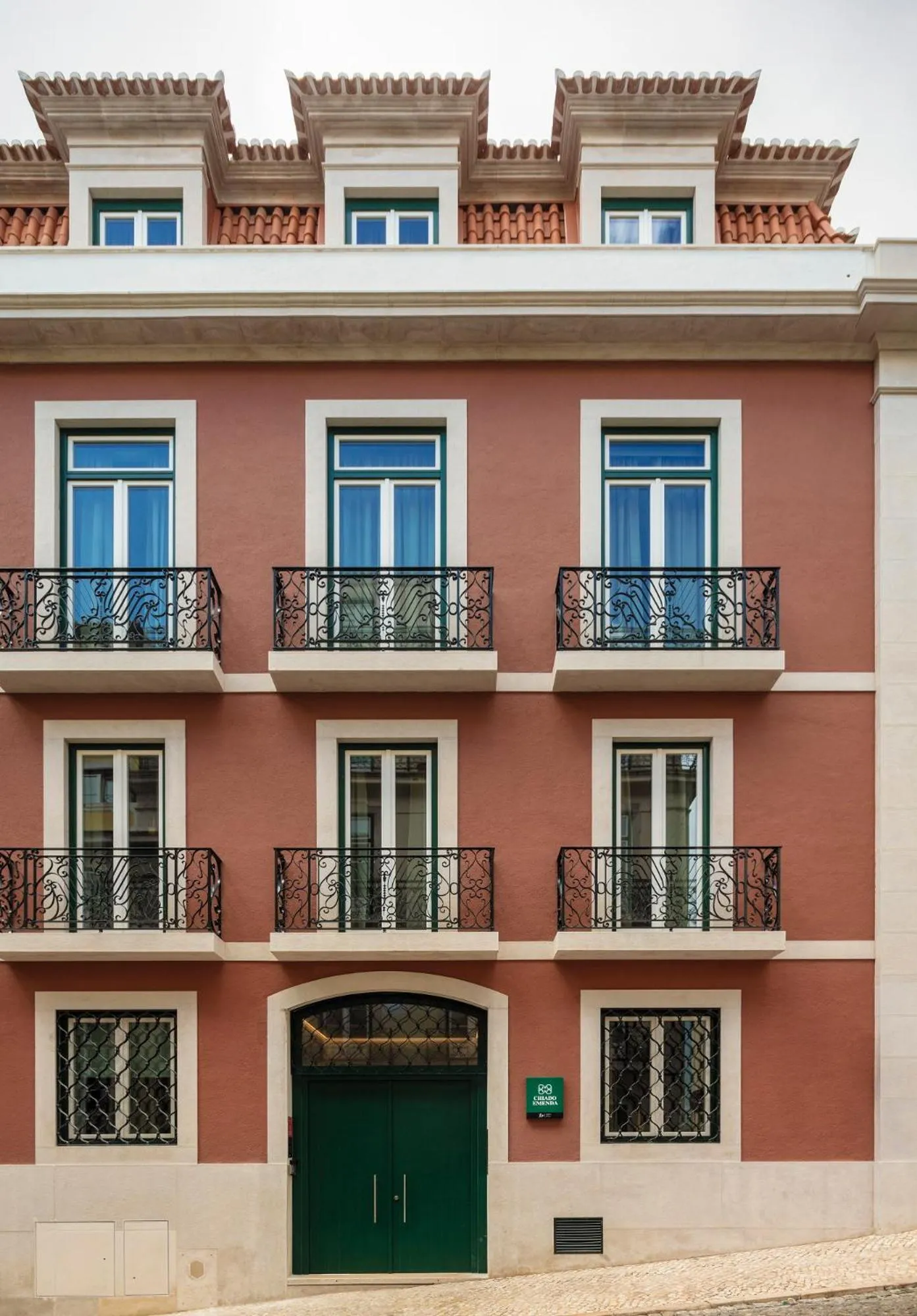 Property building in LSA Chiado Emenda by Numa