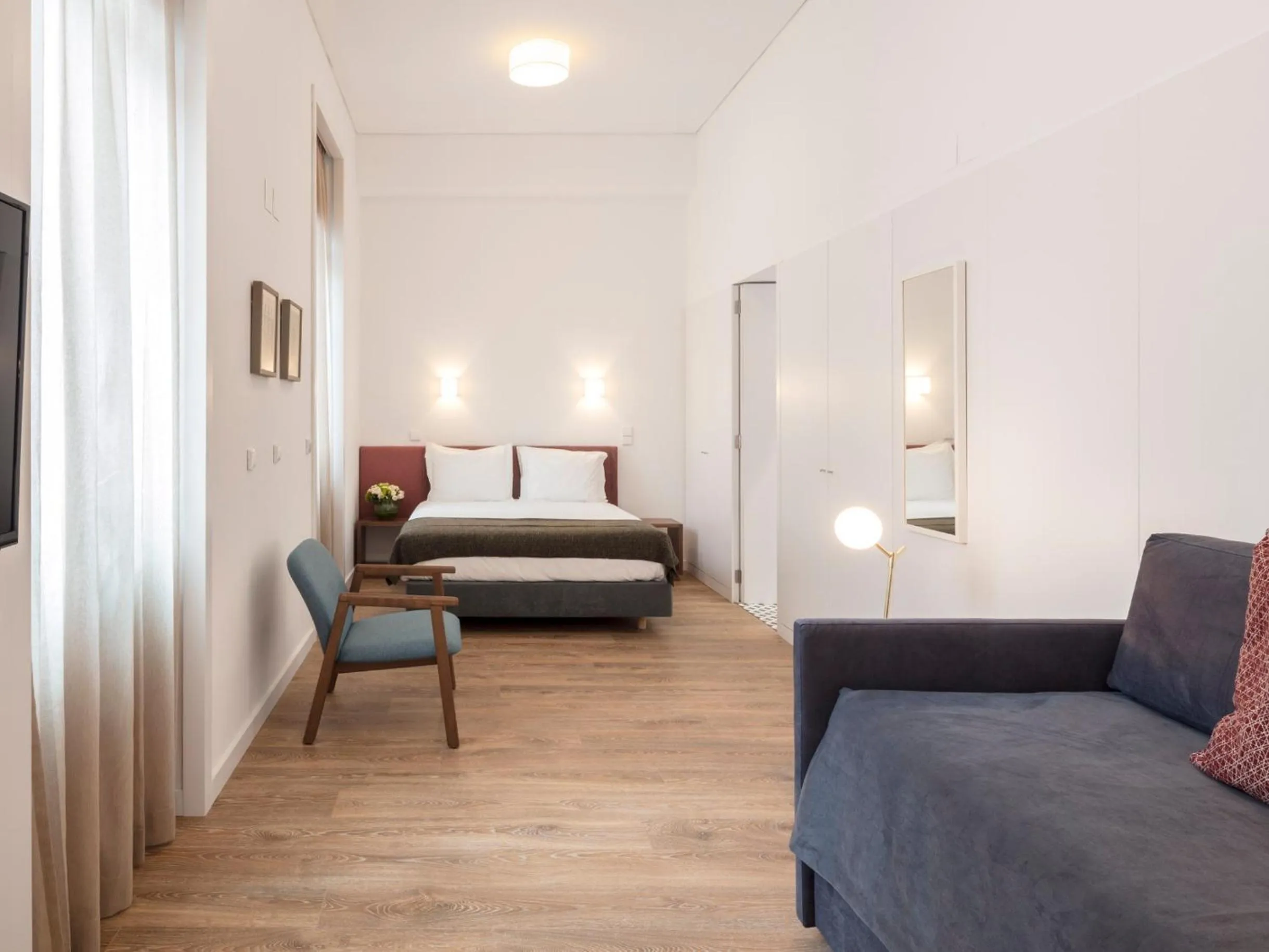Photo of the whole room, Bed in LSA Chiado Emenda by Numa