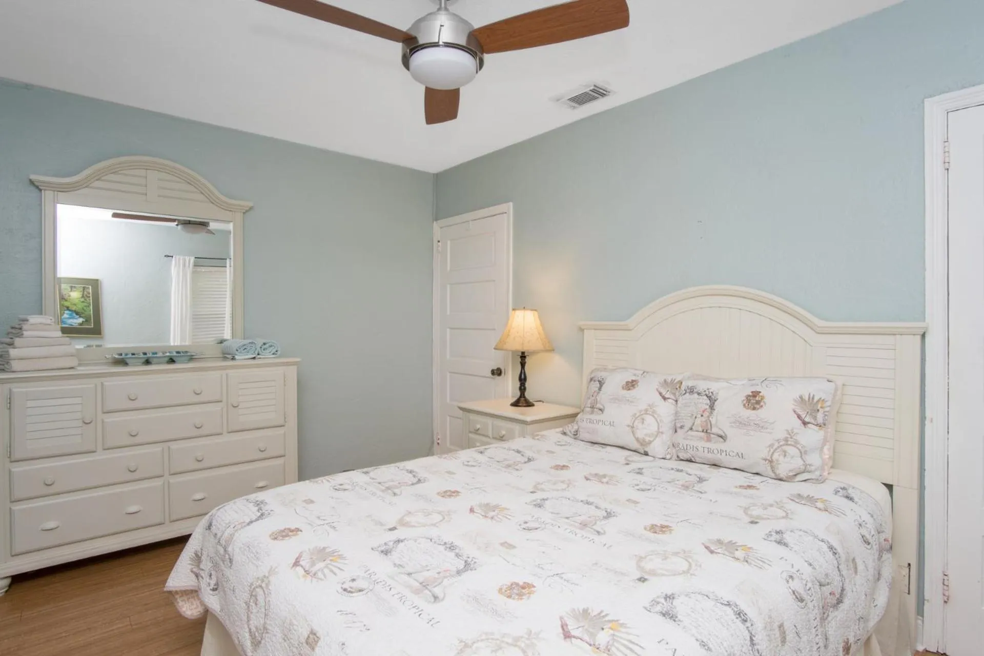 Bed in Beach Place Guesthouses