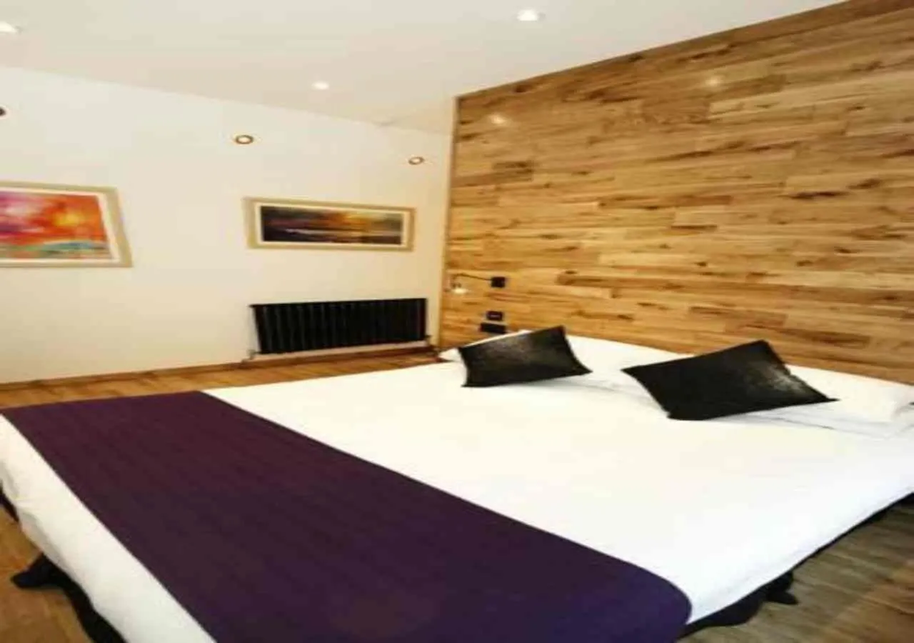 Bed in The Castle Hotel Neath