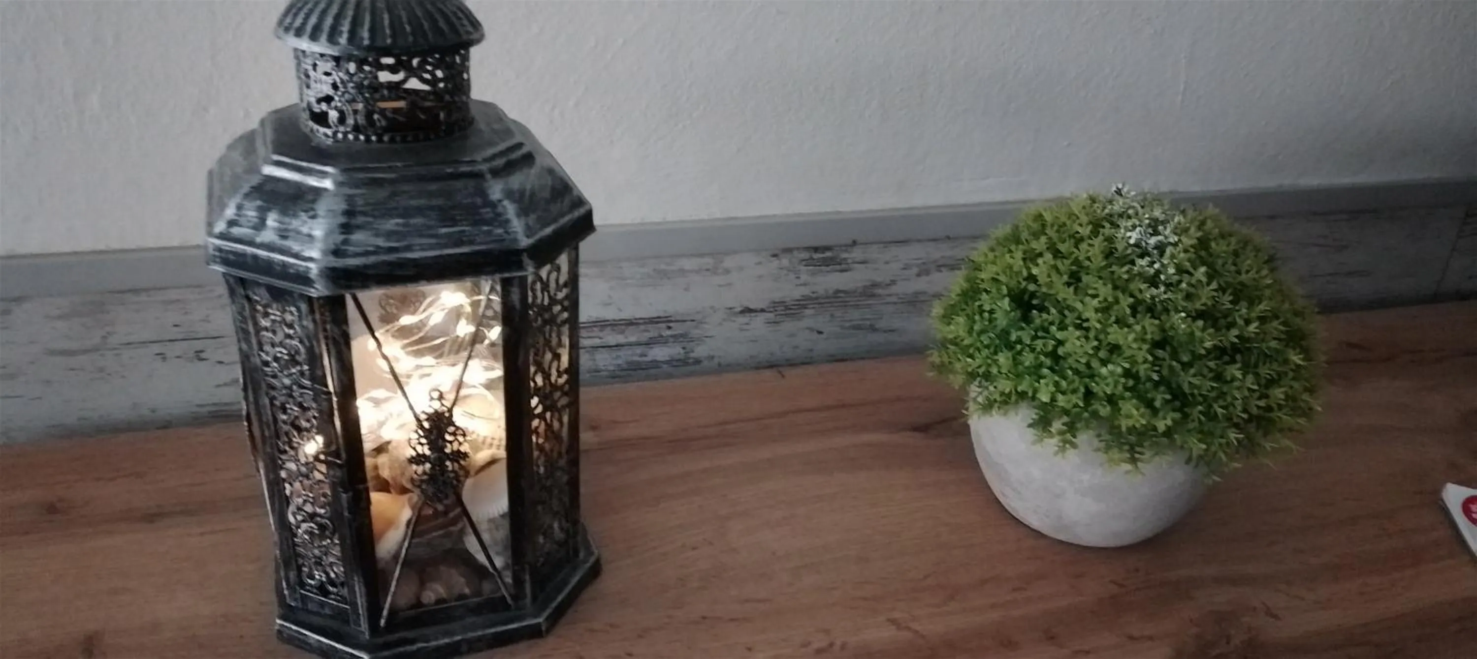 Decorative detail in Victoria Family Hotel