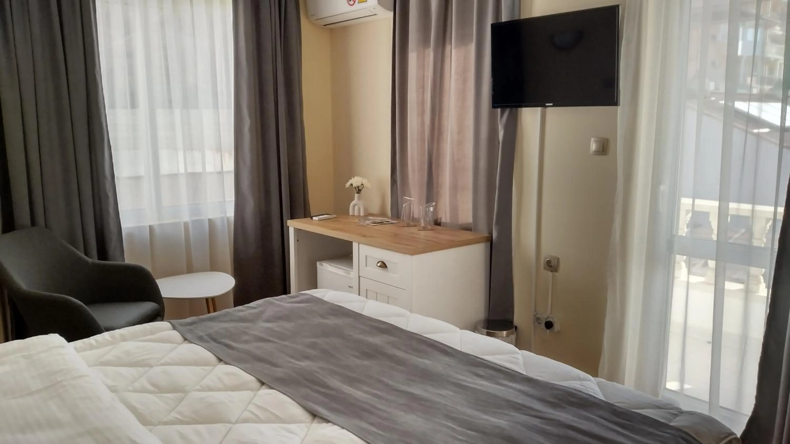 furniture, Bed in Victoria Family Hotel