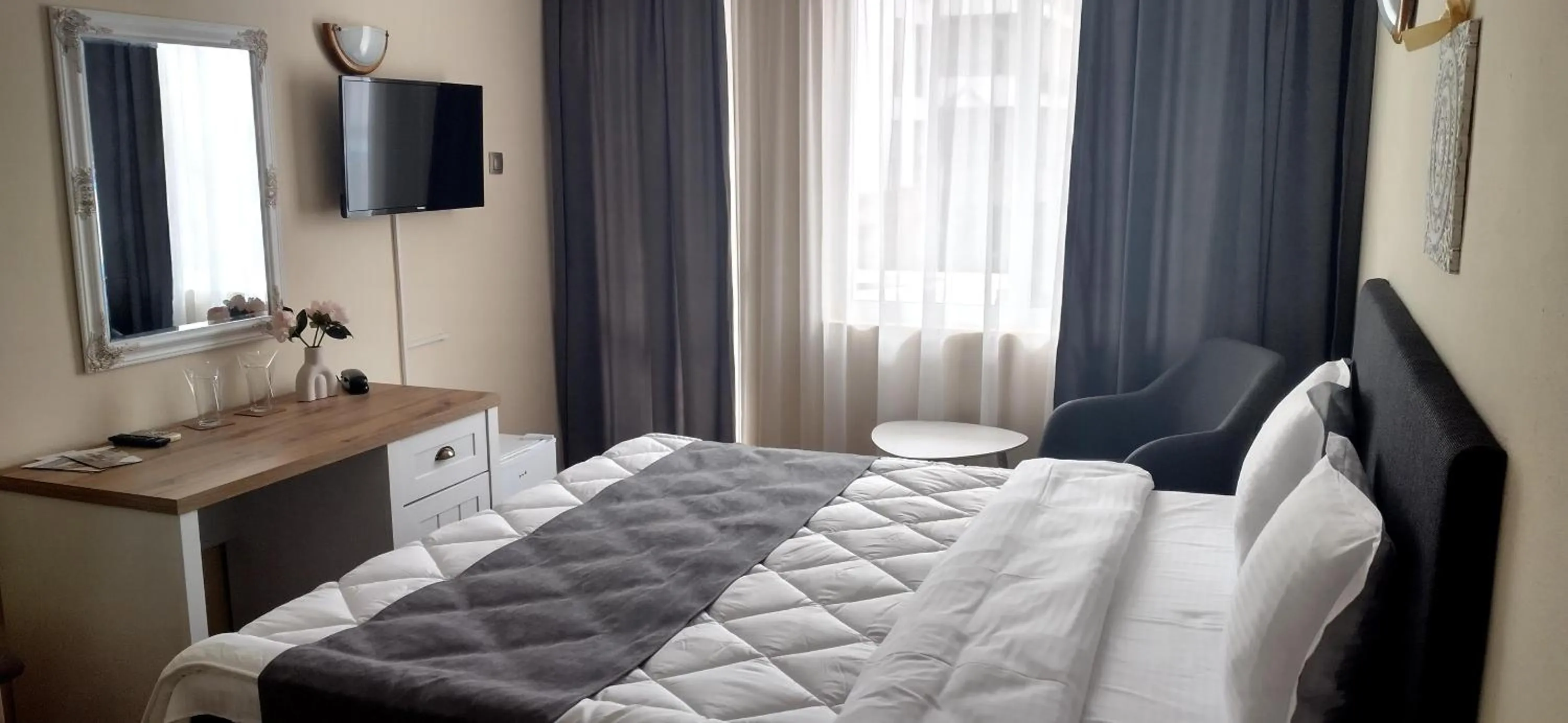 Bed in Victoria Family Hotel