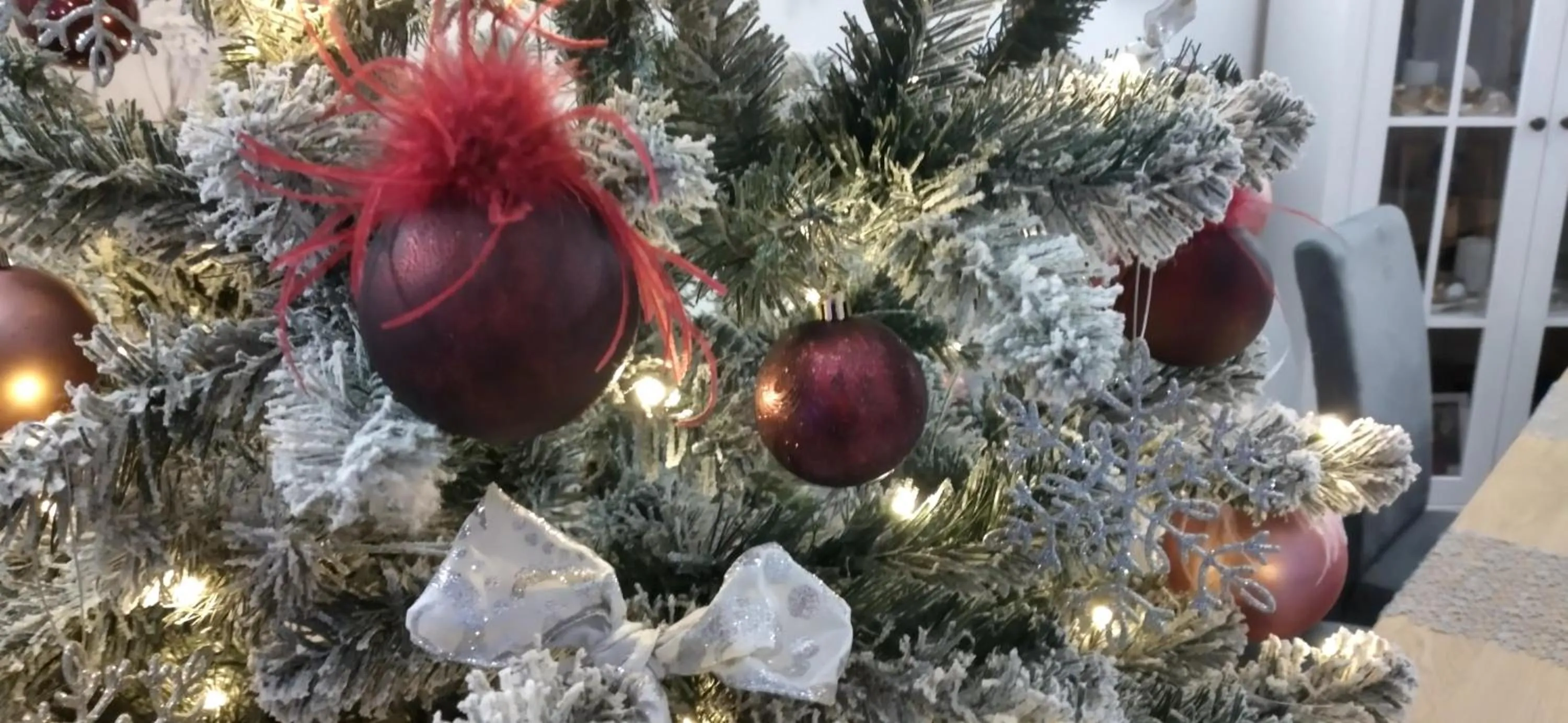 Restaurant/places to eat in Victoria Family Hotel