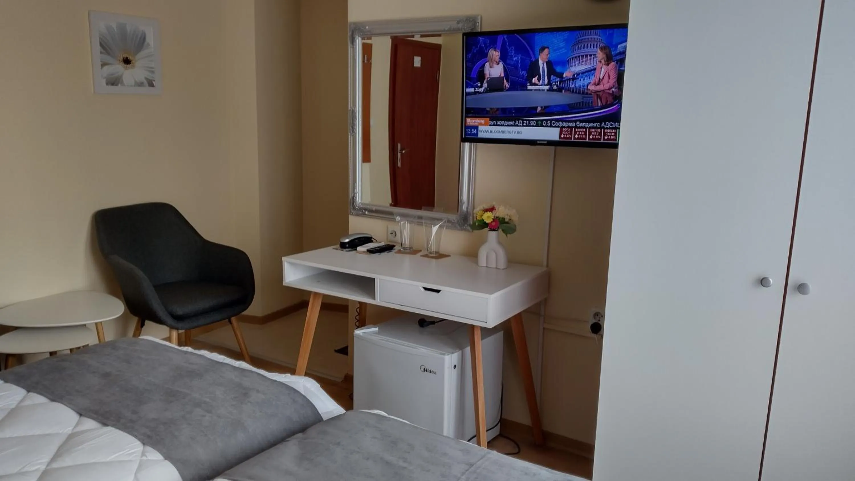 Seating area in Victoria Family Hotel