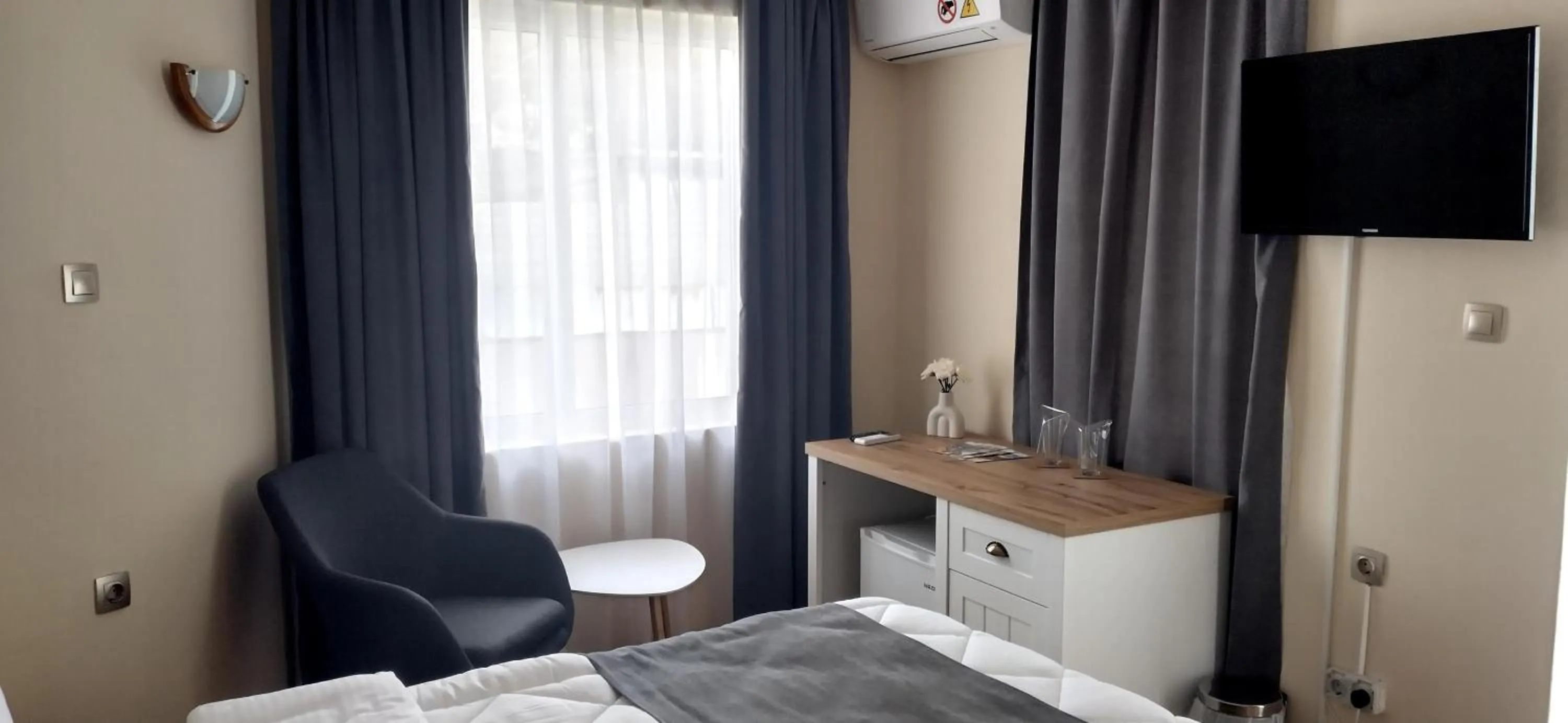 Bed in Victoria Family Hotel