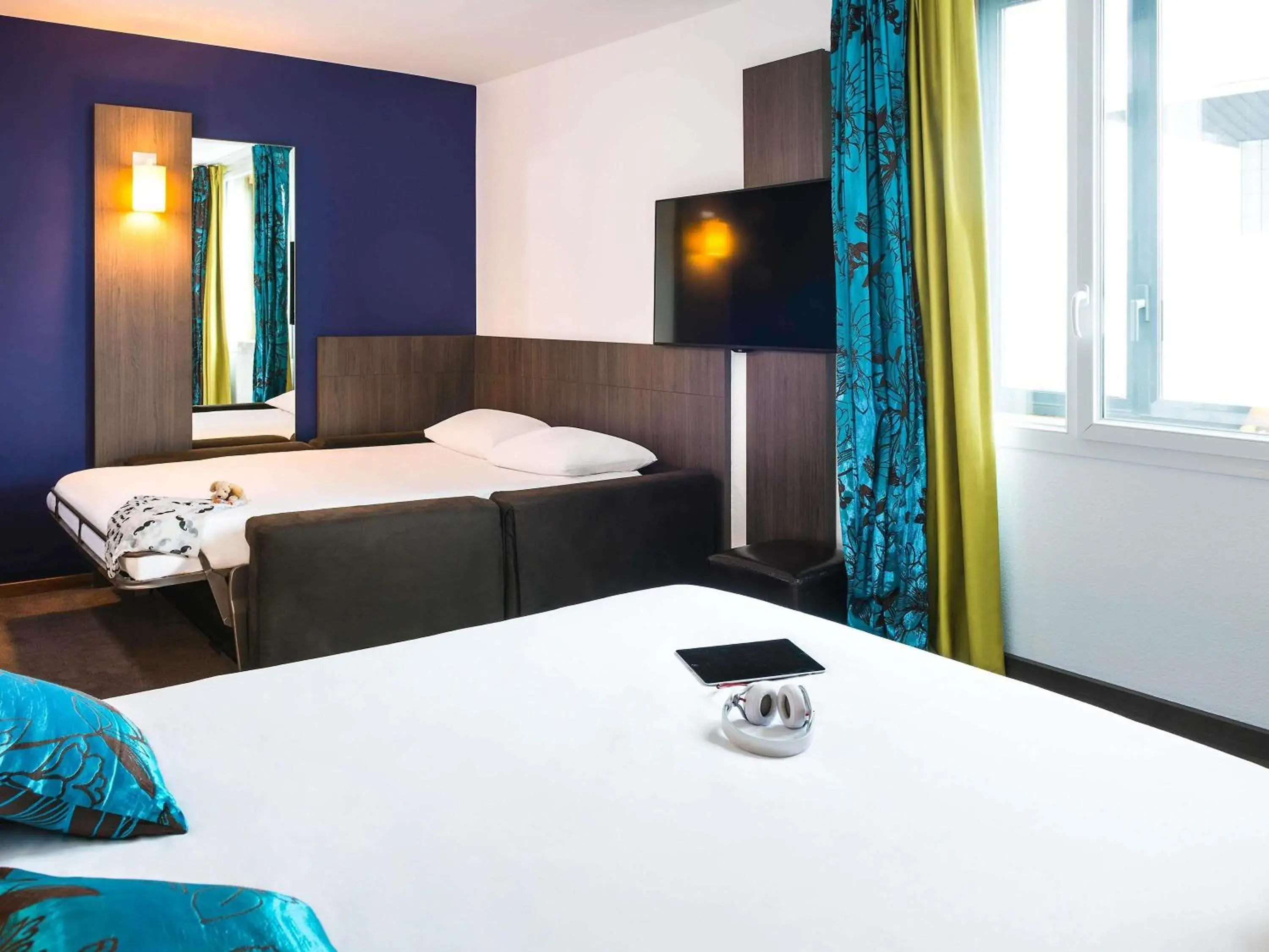 Bedroom, Bed in Ibis Styles Lyon Centre - Gare Part Dieu Bedroom, Bed in Ibis Styles Lyon Centre - Gare Part Dieu