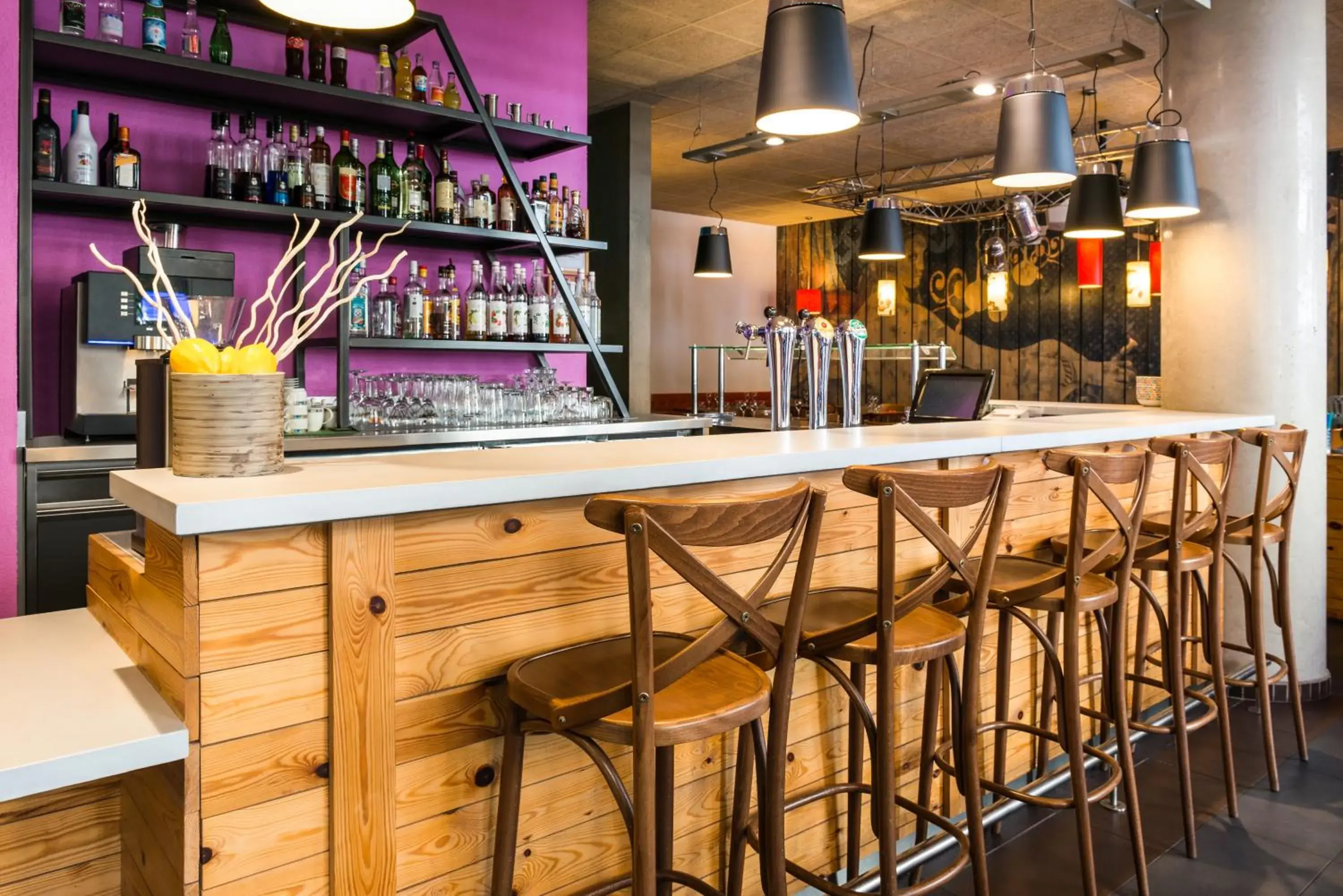 Lounge or bar in Ibis Styles Lyon Centre - Gare Part Dieu Lounge or bar in Ibis Styles Lyon Centre - Gare Part Dieu