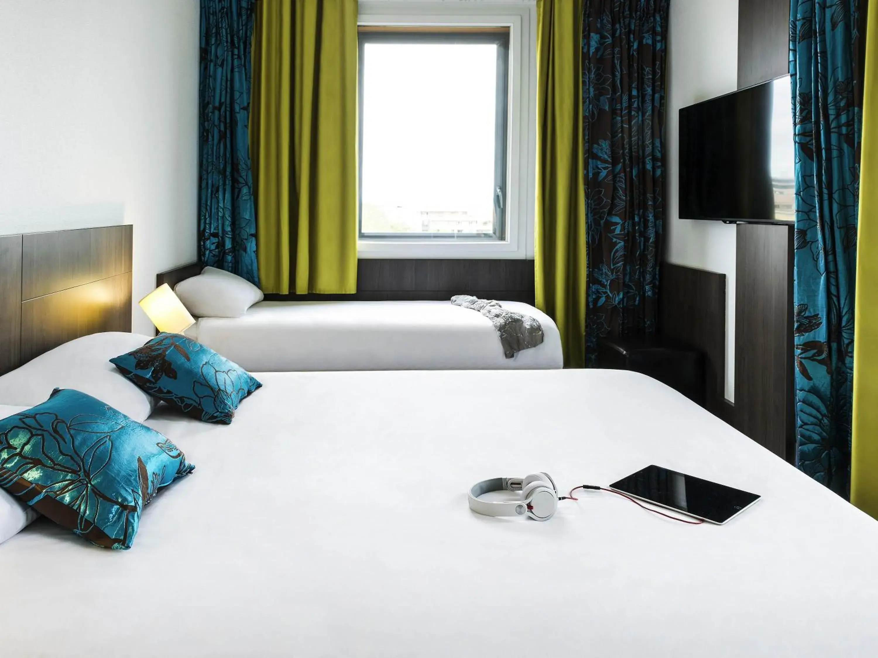 Bedroom, Bed in Ibis Styles Lyon Centre - Gare Part Dieu Bedroom, Bed in Ibis Styles Lyon Centre - Gare Part Dieu