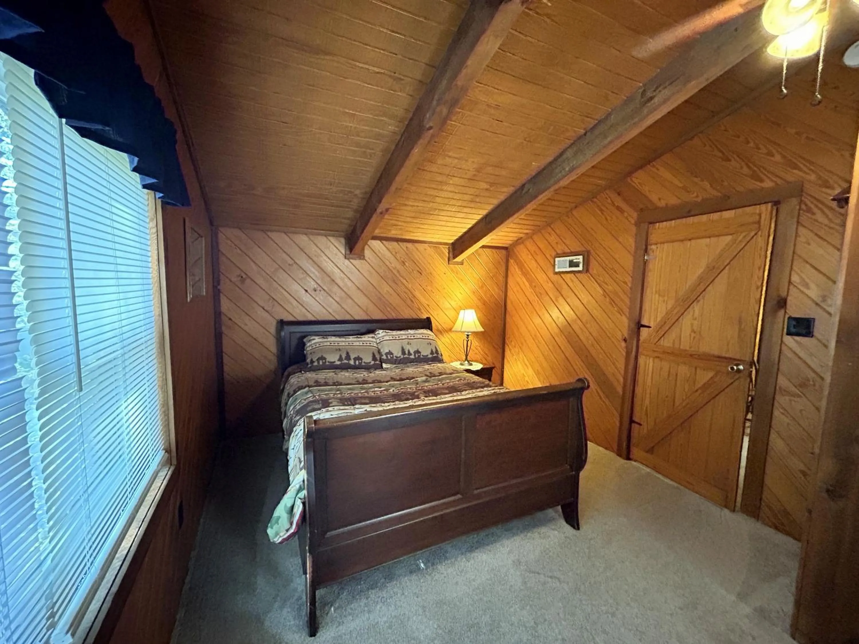 Bed in Emerald Woods