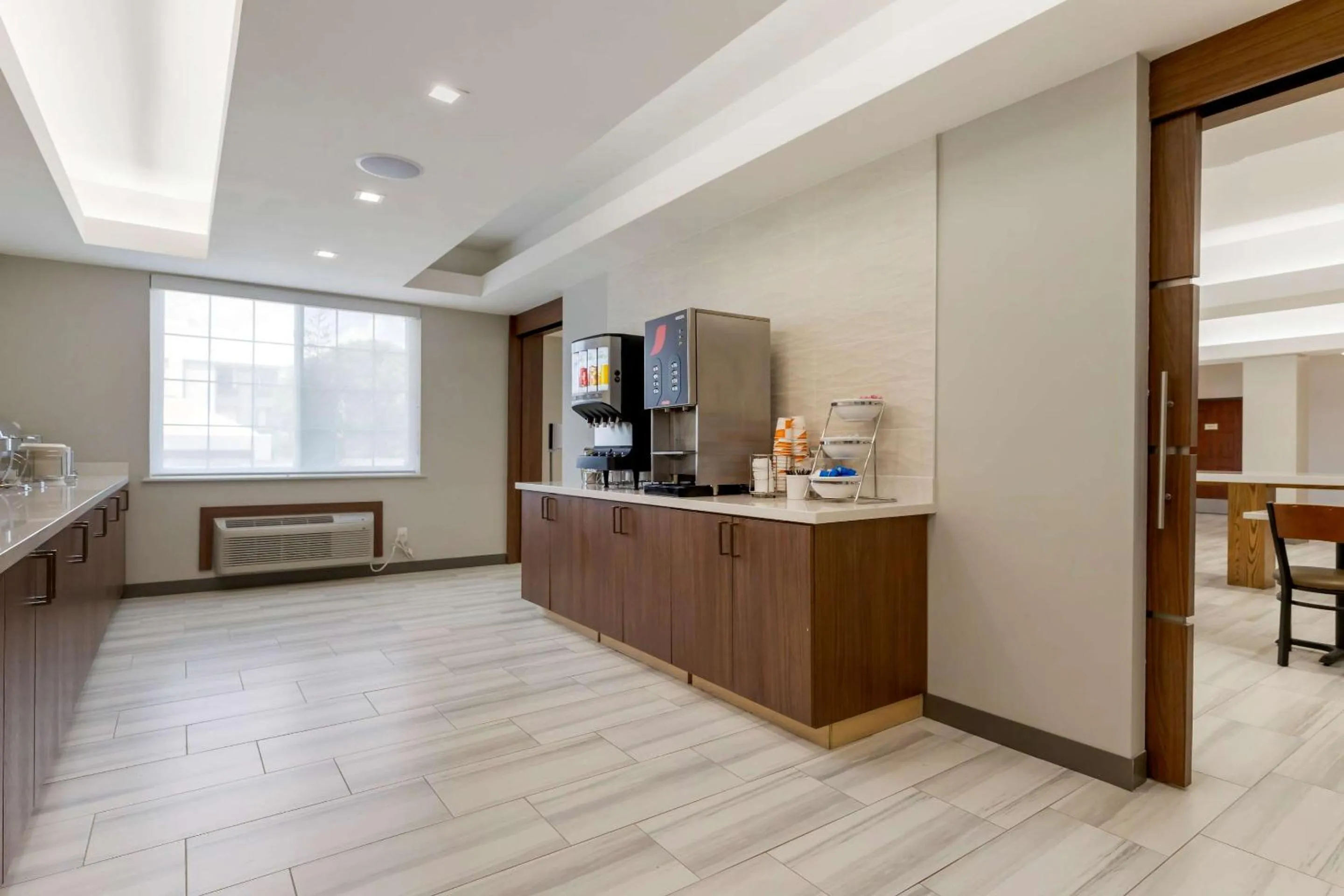 Breakfast in Comfort Inn & Suites