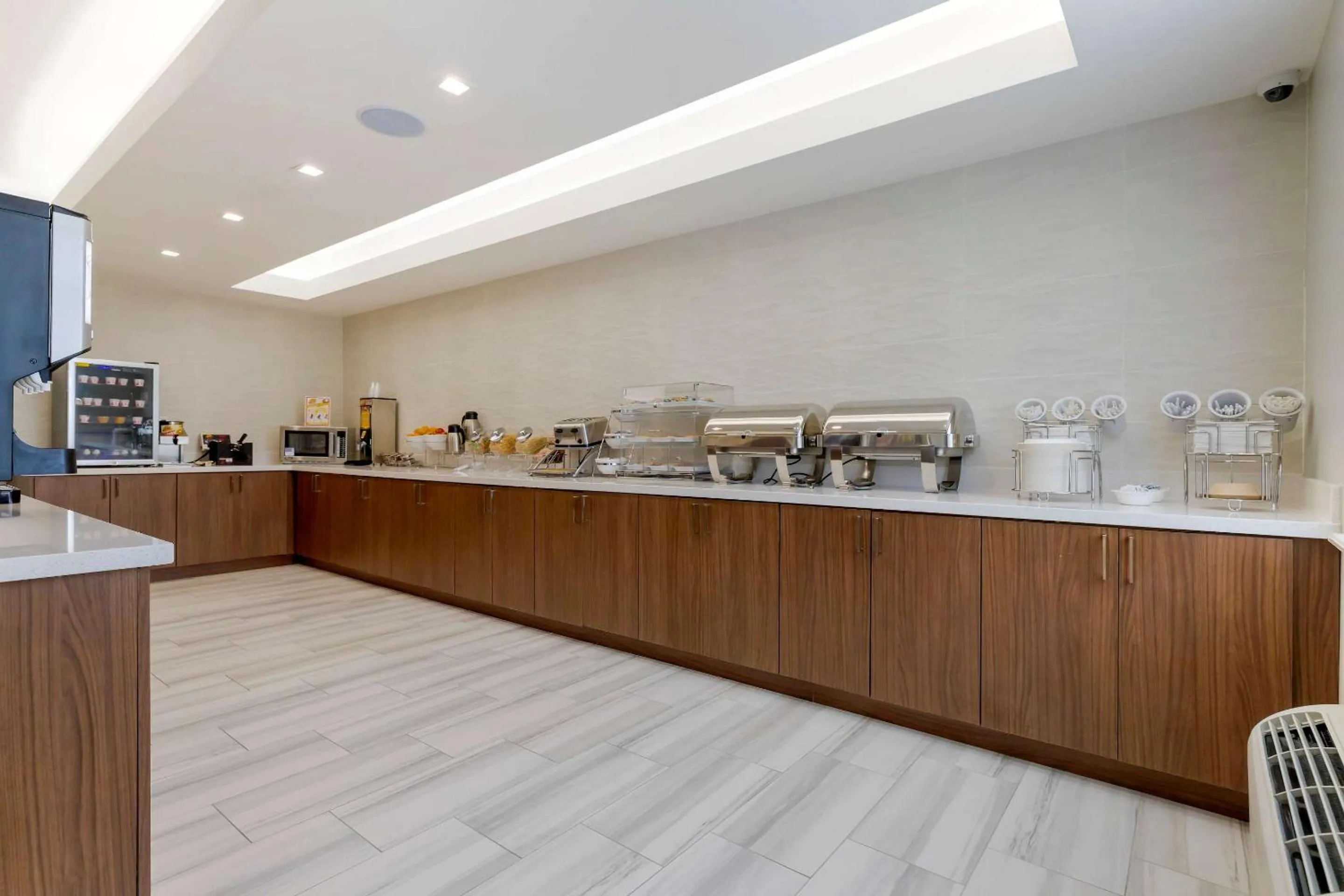 Breakfast in Comfort Inn & Suites