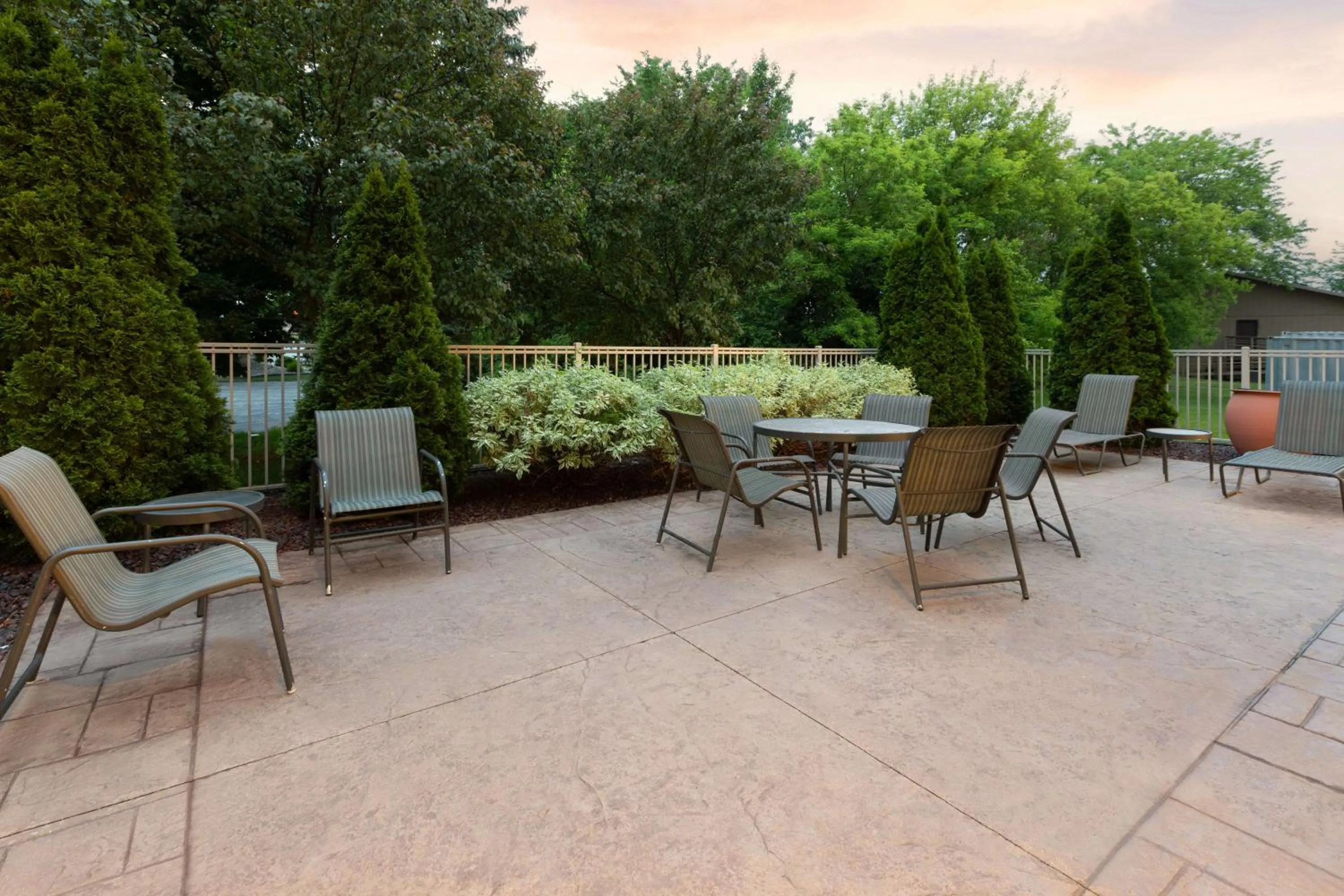 Patio in Hampton Inn & Suites Saginaw