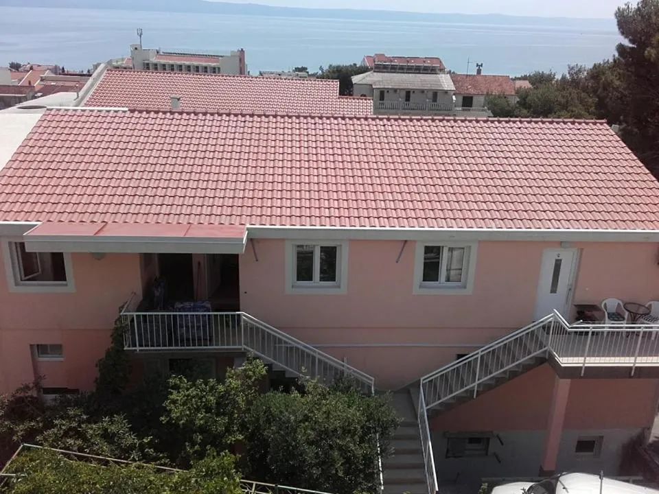 Property building in Apartmani Jela