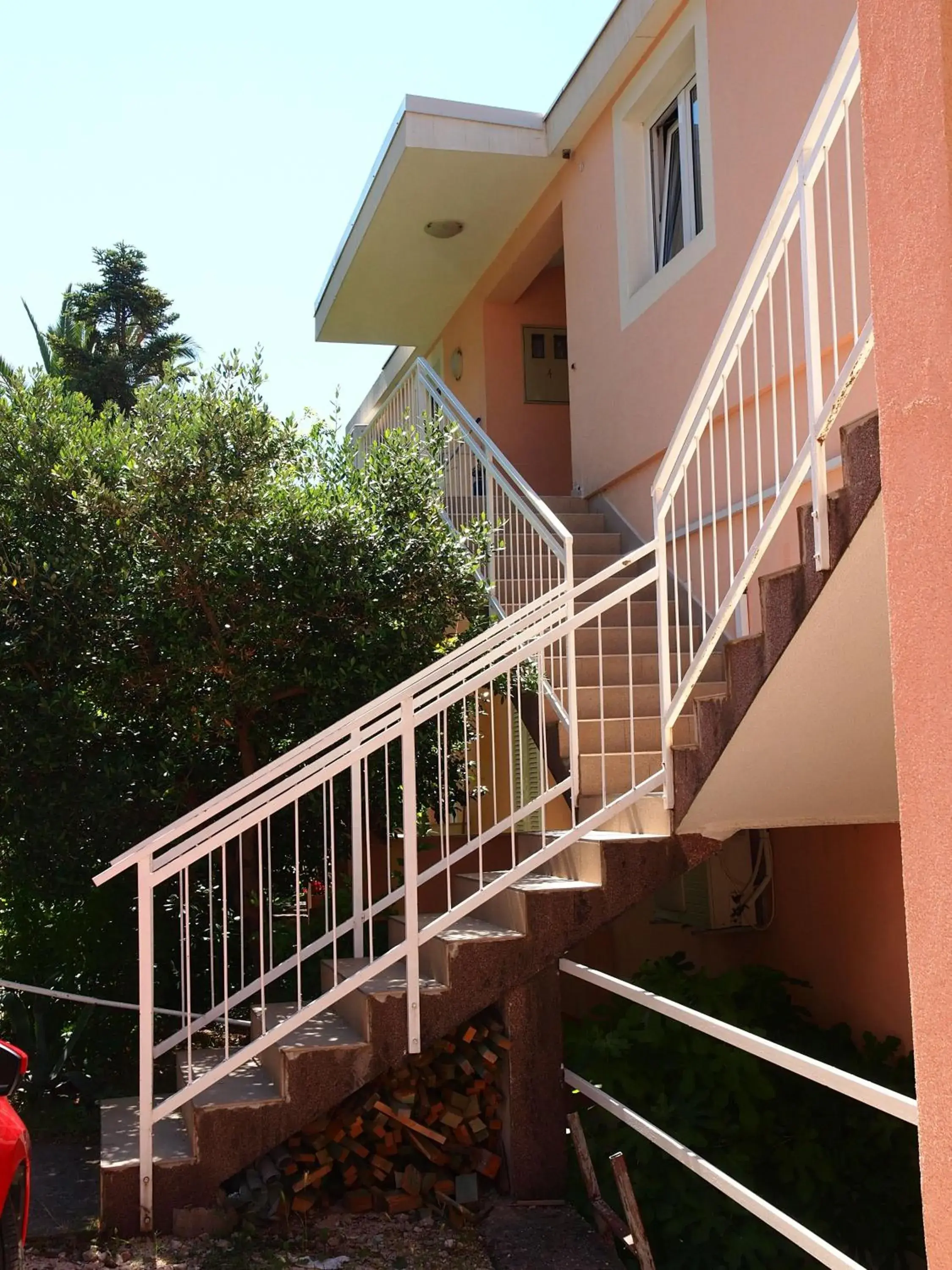 Property building in Apartmani Jela Property building in Apartmani Jela