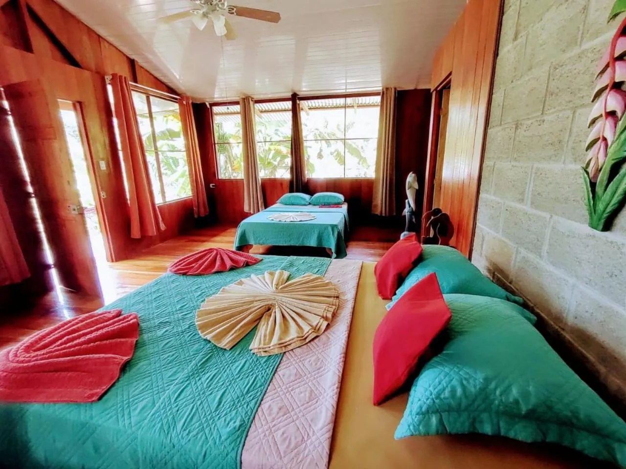 Photo of the whole room, Bed in The Sunset Tucano Lodge