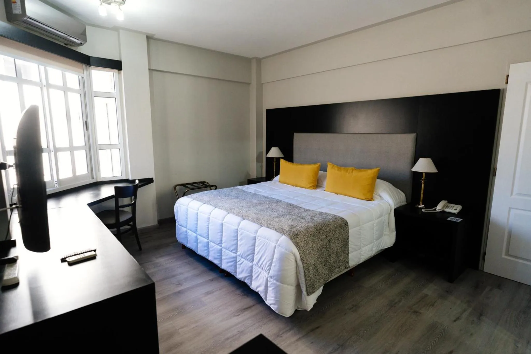 Bed in San Nicolas Plaza