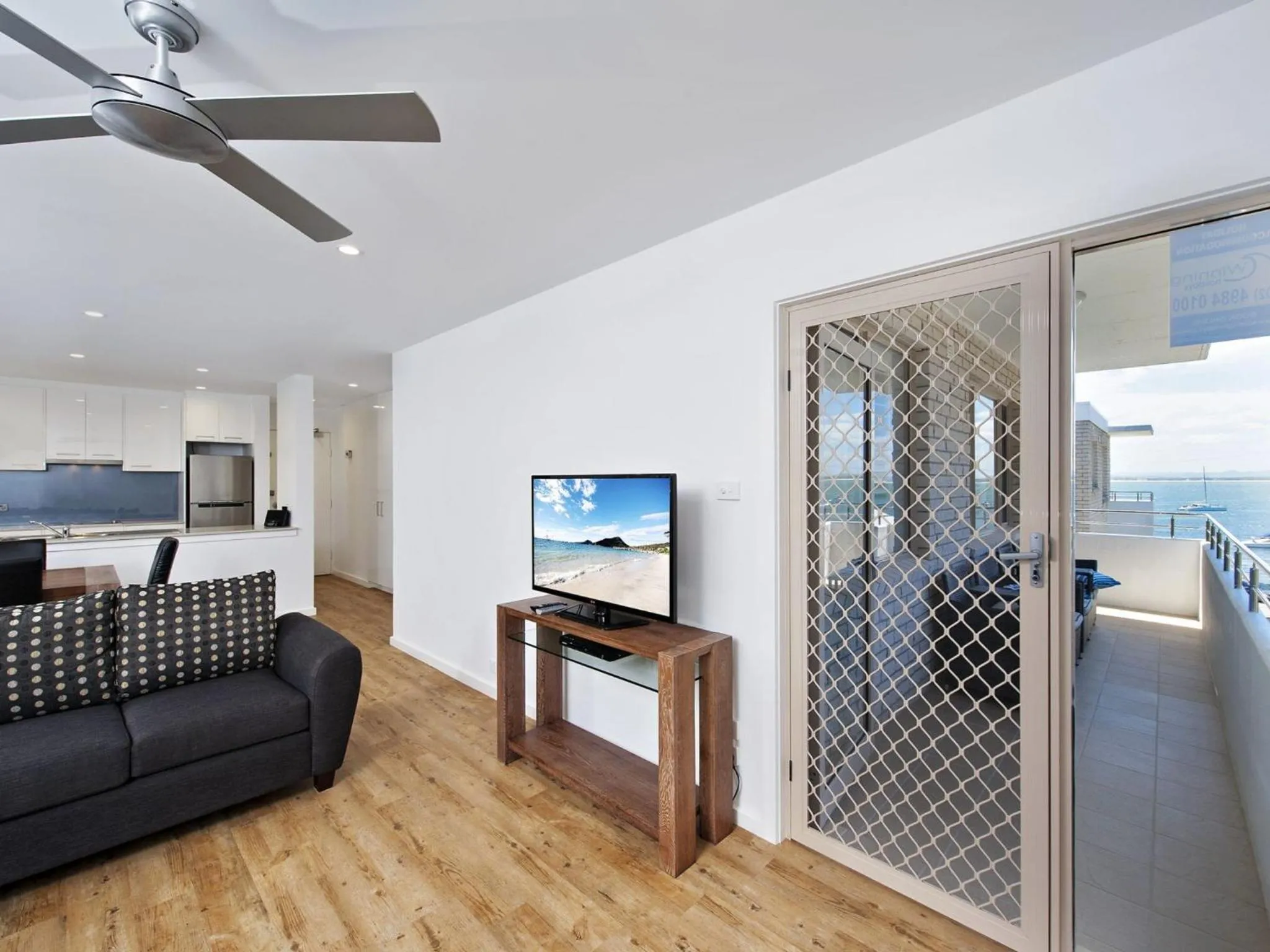 Del Rae Unit 18 25 Shoal Bay Road