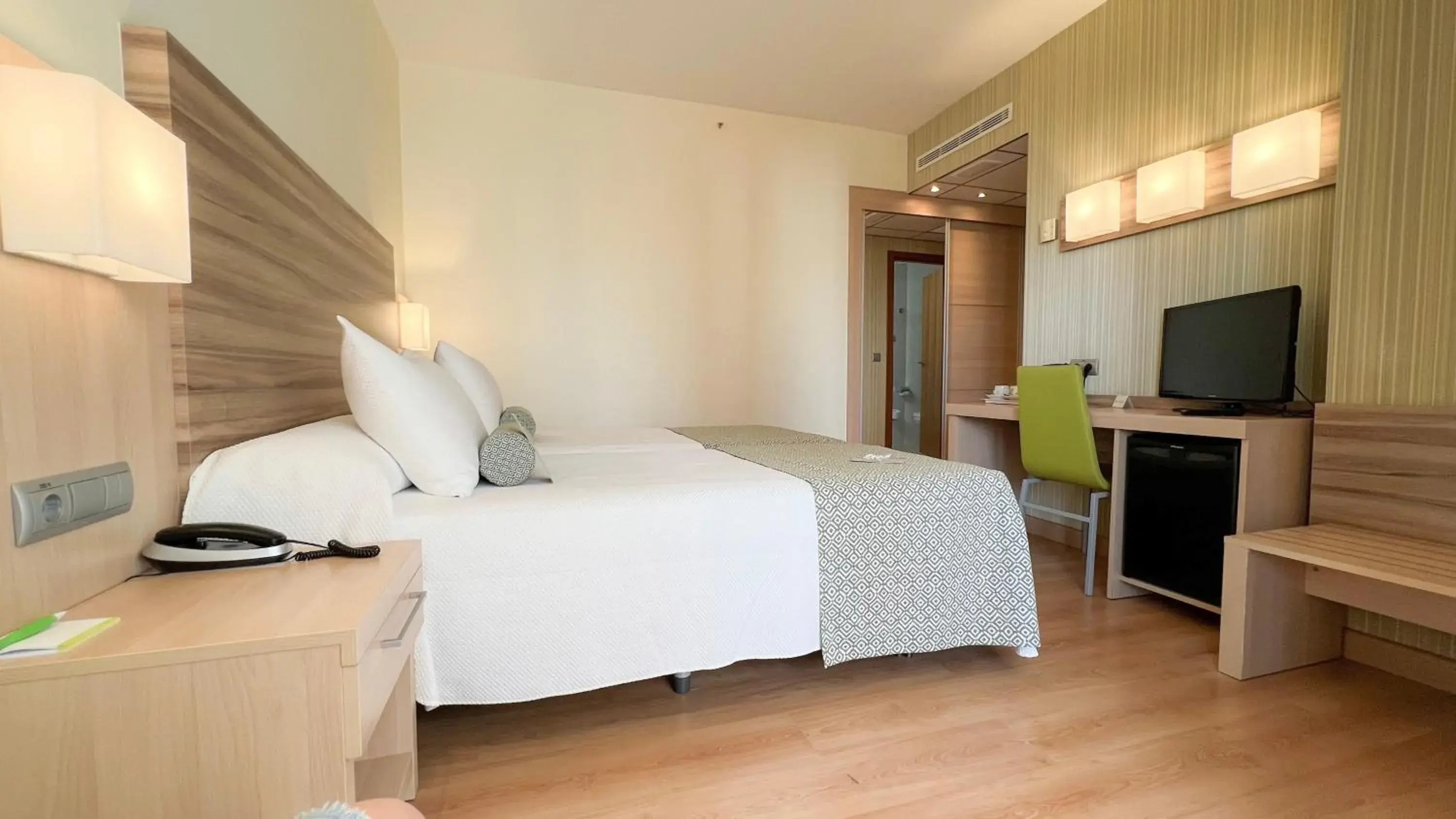 Bedroom, Bed in Riviera Beachotel - Adults Recommended Bedroom, Bed in Riviera Beachotel - Adults Recommended