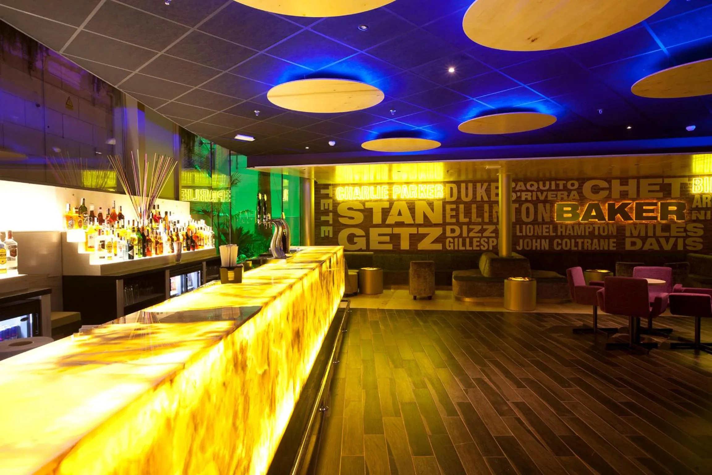 Nightclub / DJ in Riviera Beachotel - Adults Recommended