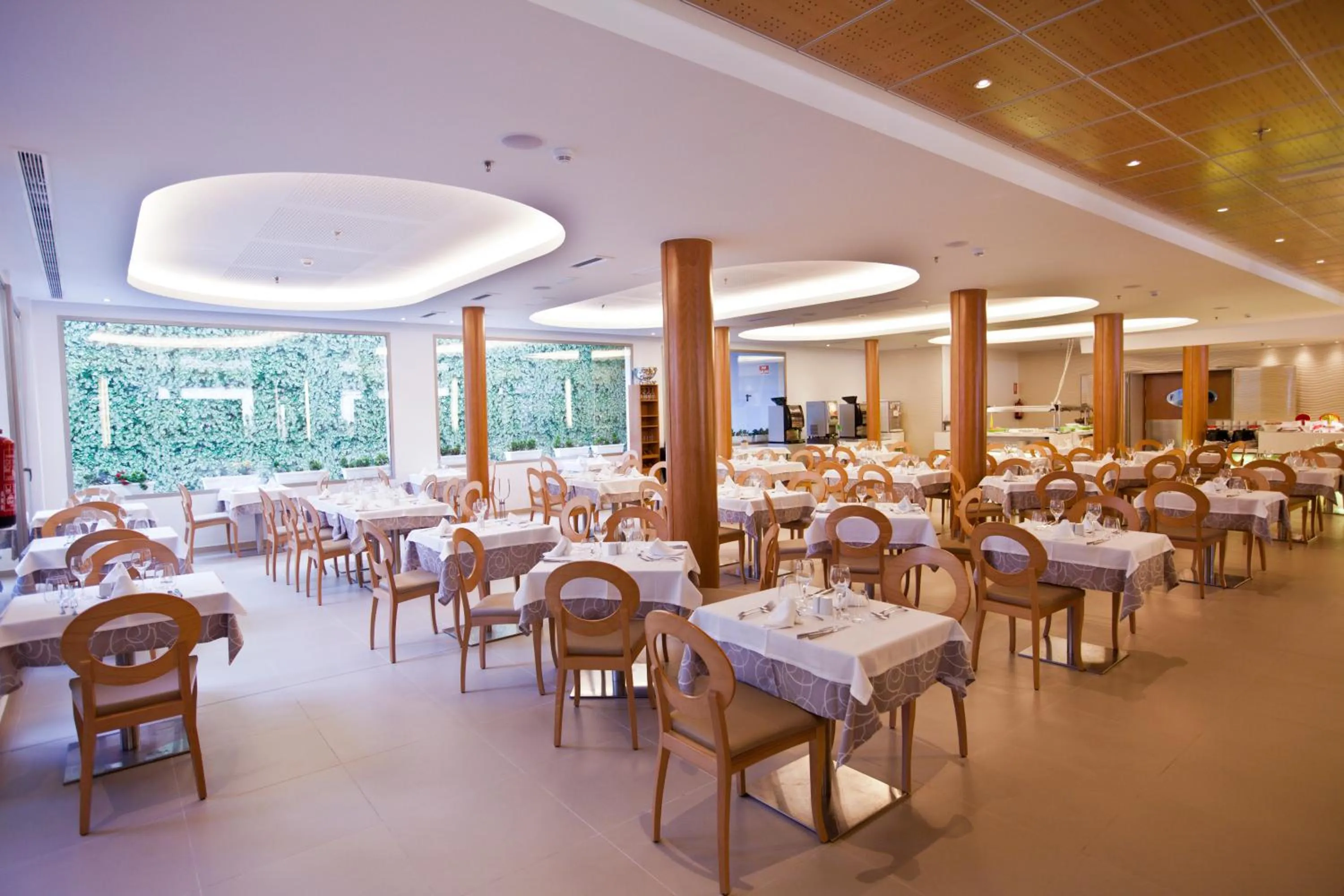Restaurant/places to eat in Riviera Beachotel - Adults Recommended