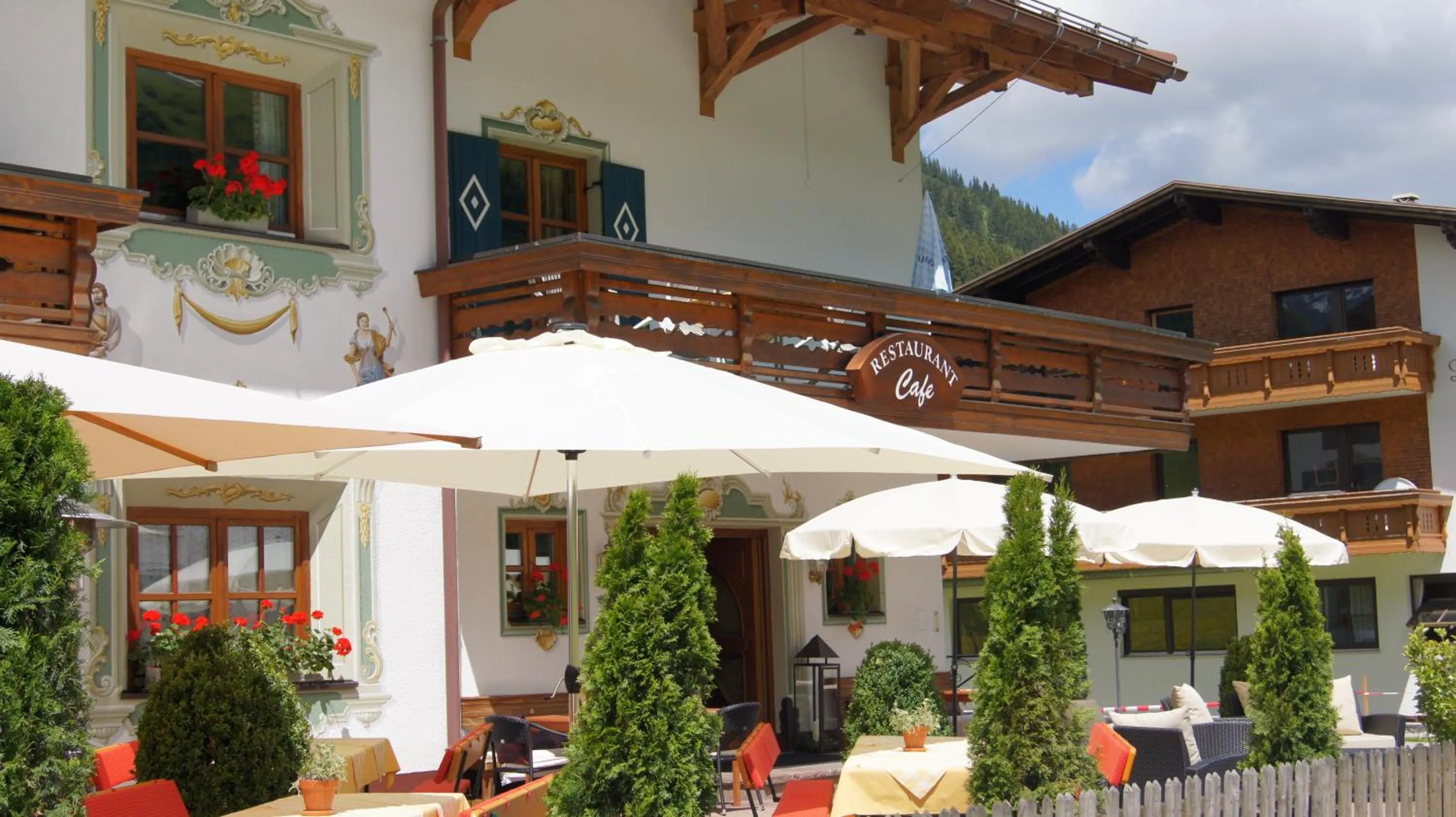 Facade/entrance in Hotel Hartenfels
