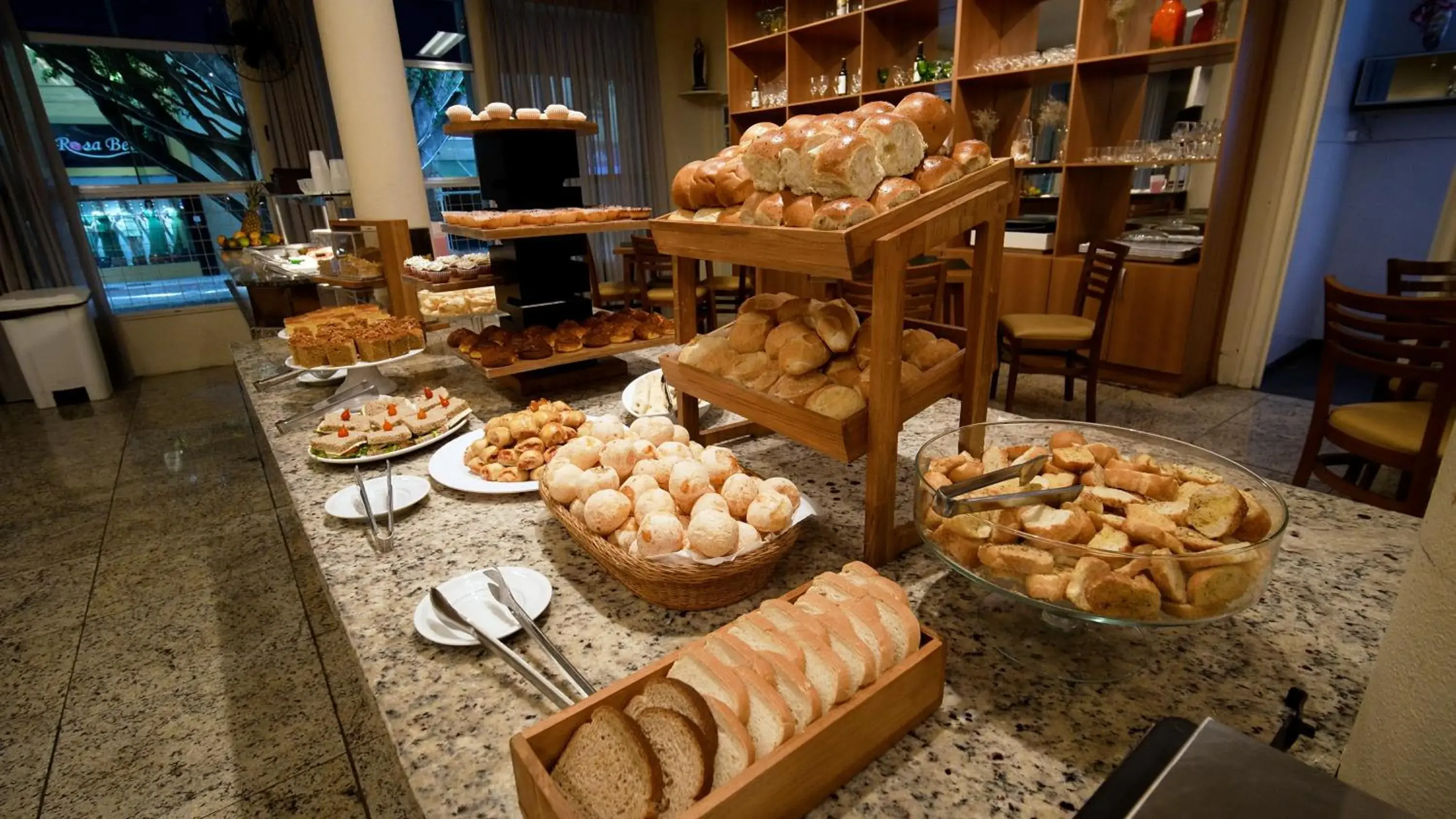 Restaurant/places to eat in Hotel Dan Inn Poços de Caldas - A melhor localização do Centro by Nacional Inn Restaurant/places to eat in Hotel Dan Inn Poços de Caldas - A melhor localização do Centro by Nacional Inn