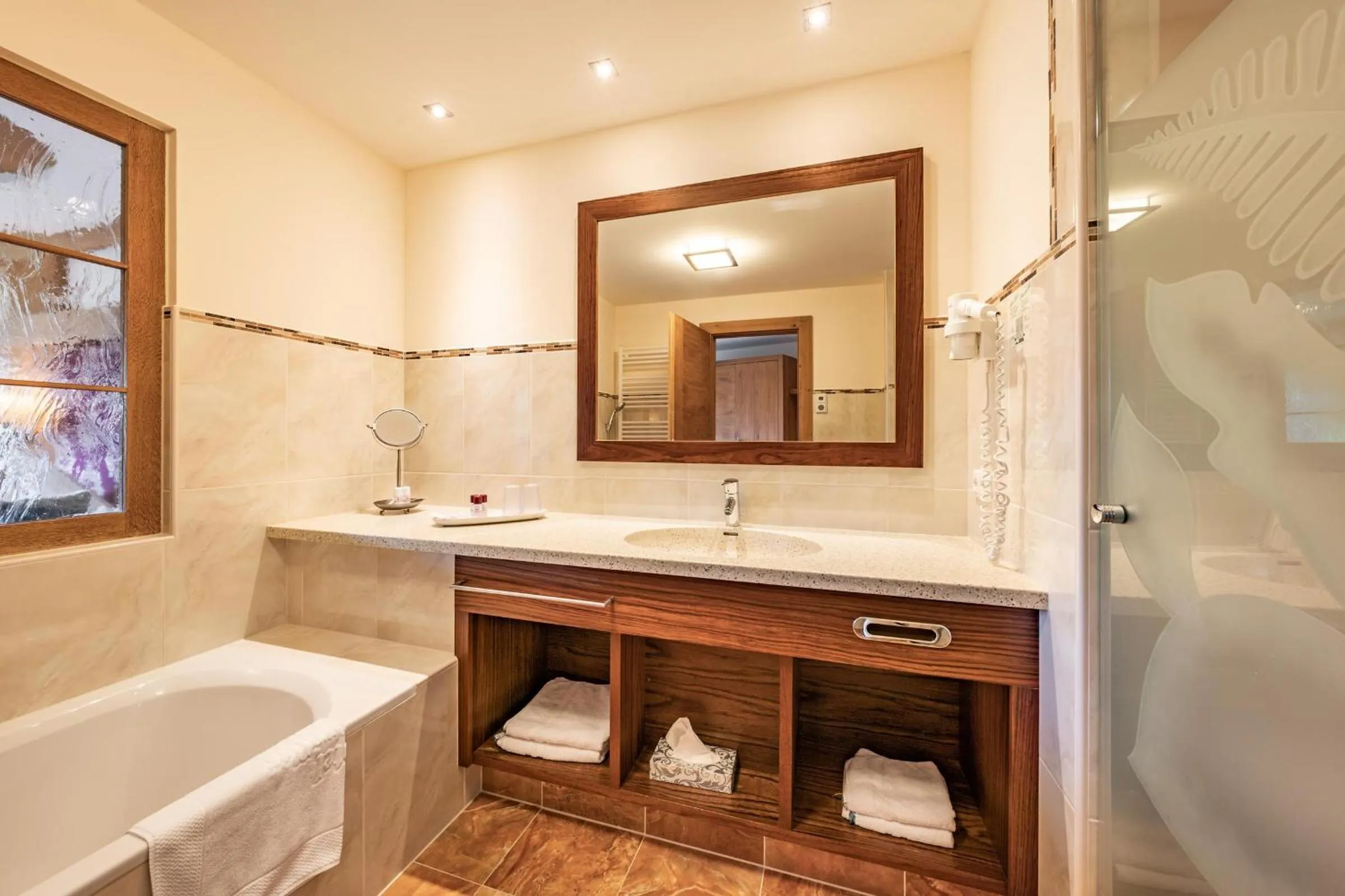 Shower in Hotel Pramstraller