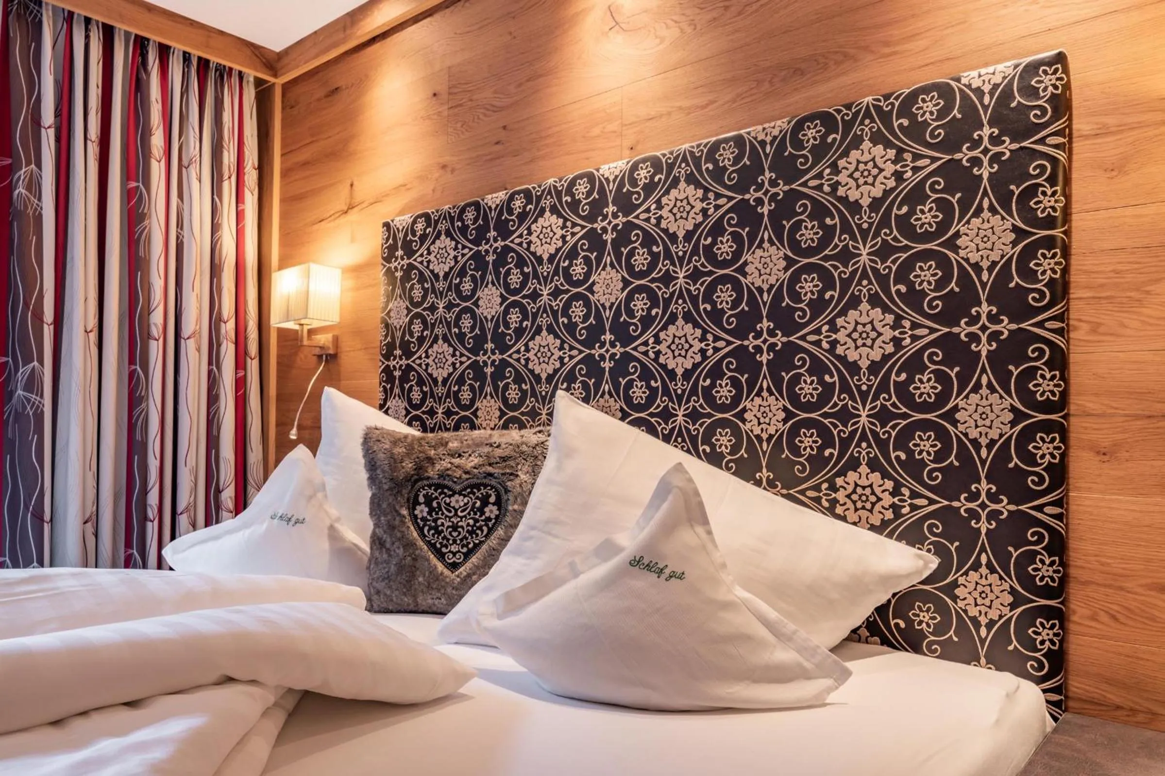 Decorative detail, Bed in Hotel Pramstraller