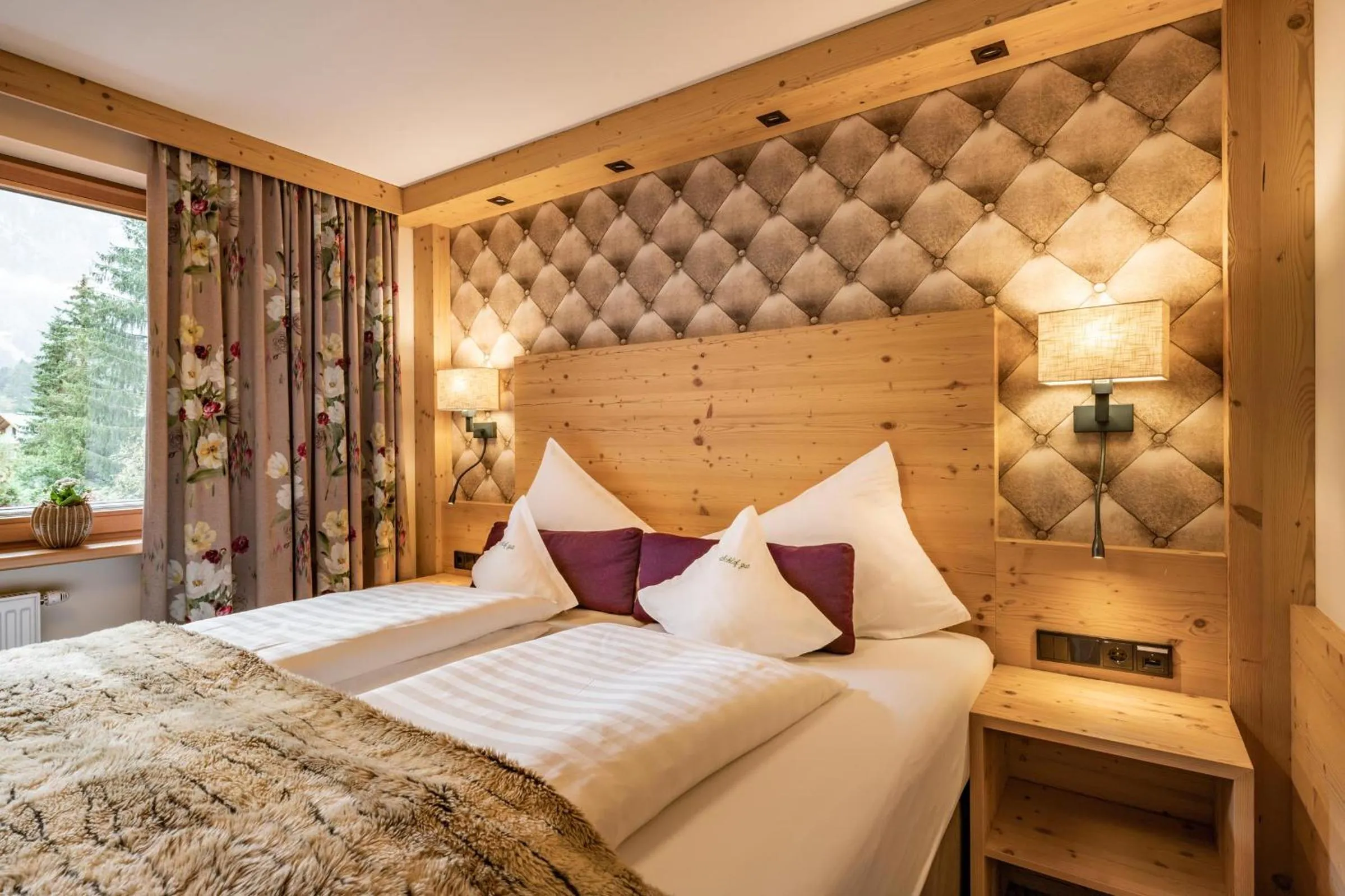 Bedroom, Bed in Hotel Pramstraller