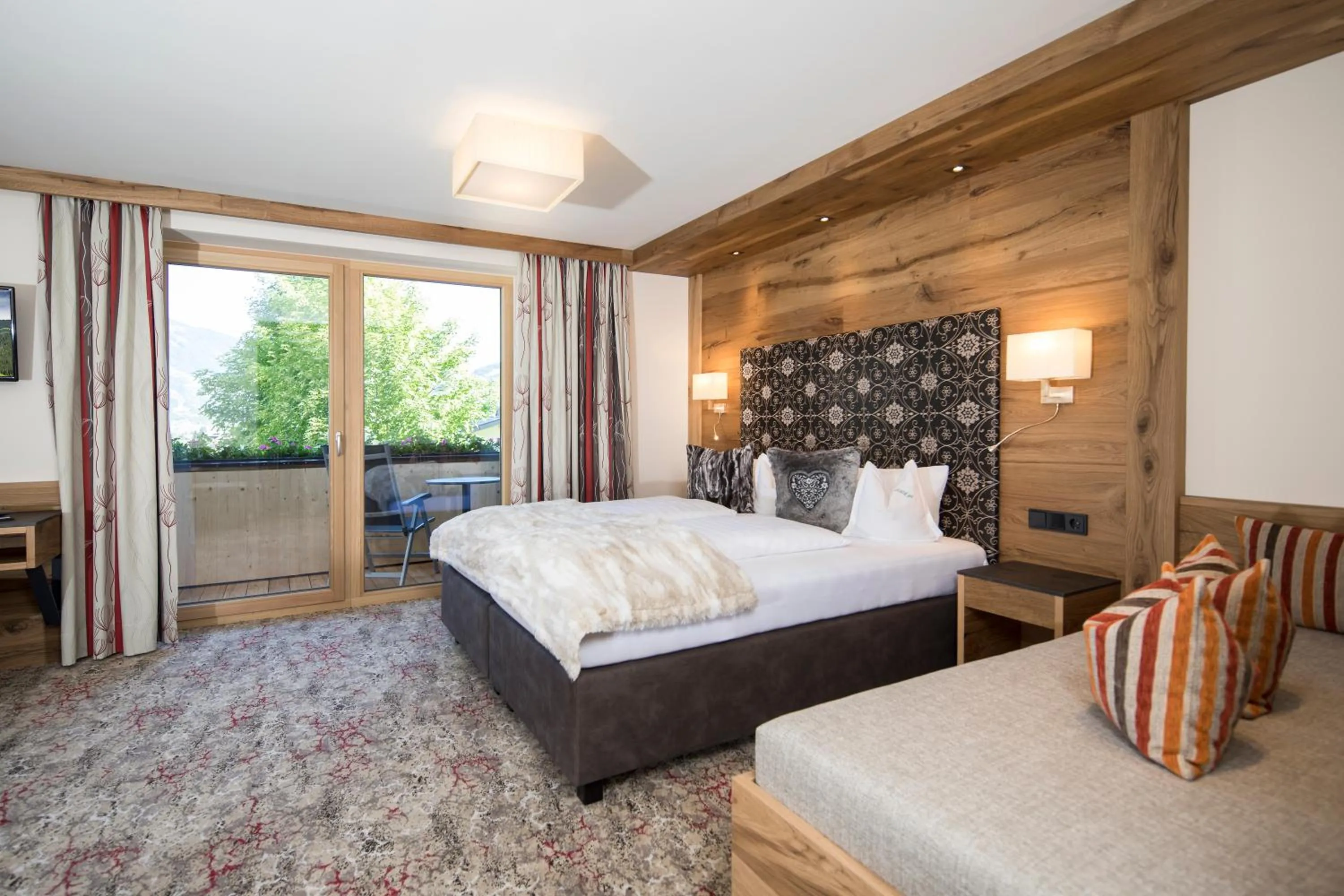 Photo of the whole room, Bed in Hotel Pramstraller