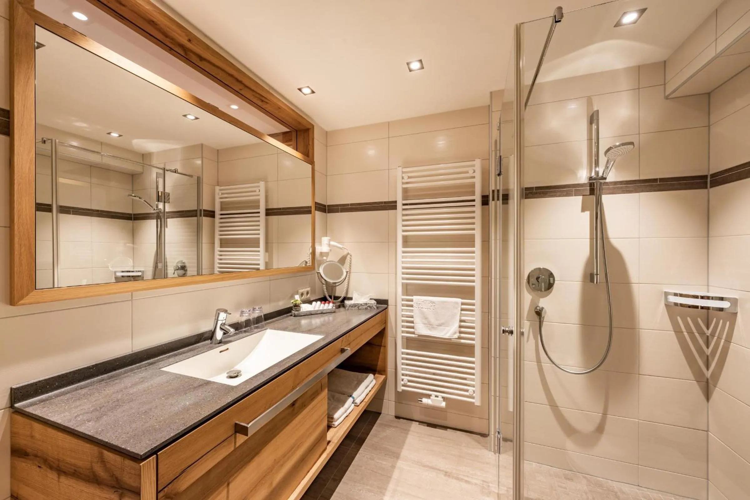 Bathroom in Hotel Pramstraller