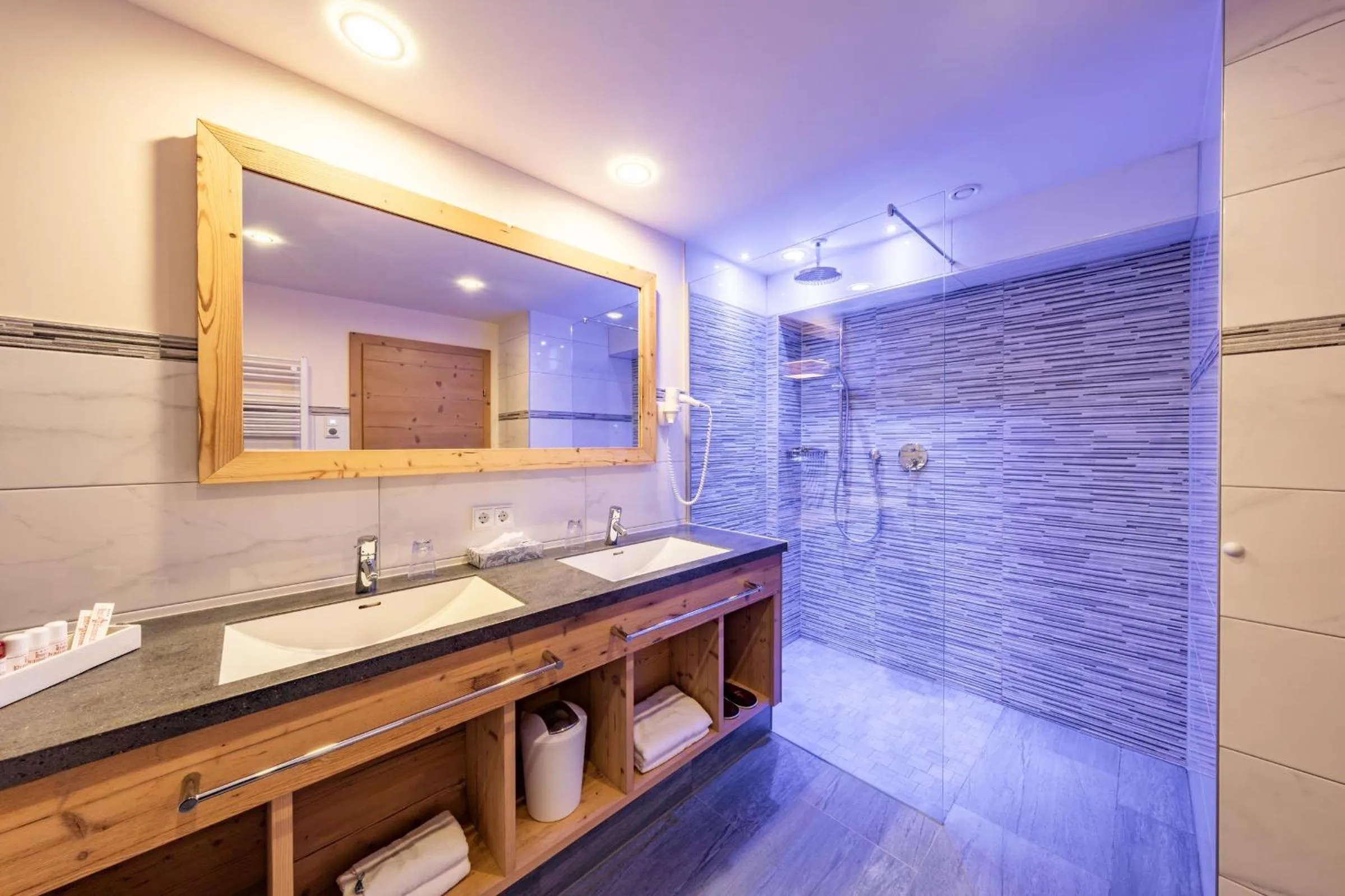 Bathroom in Hotel Pramstraller