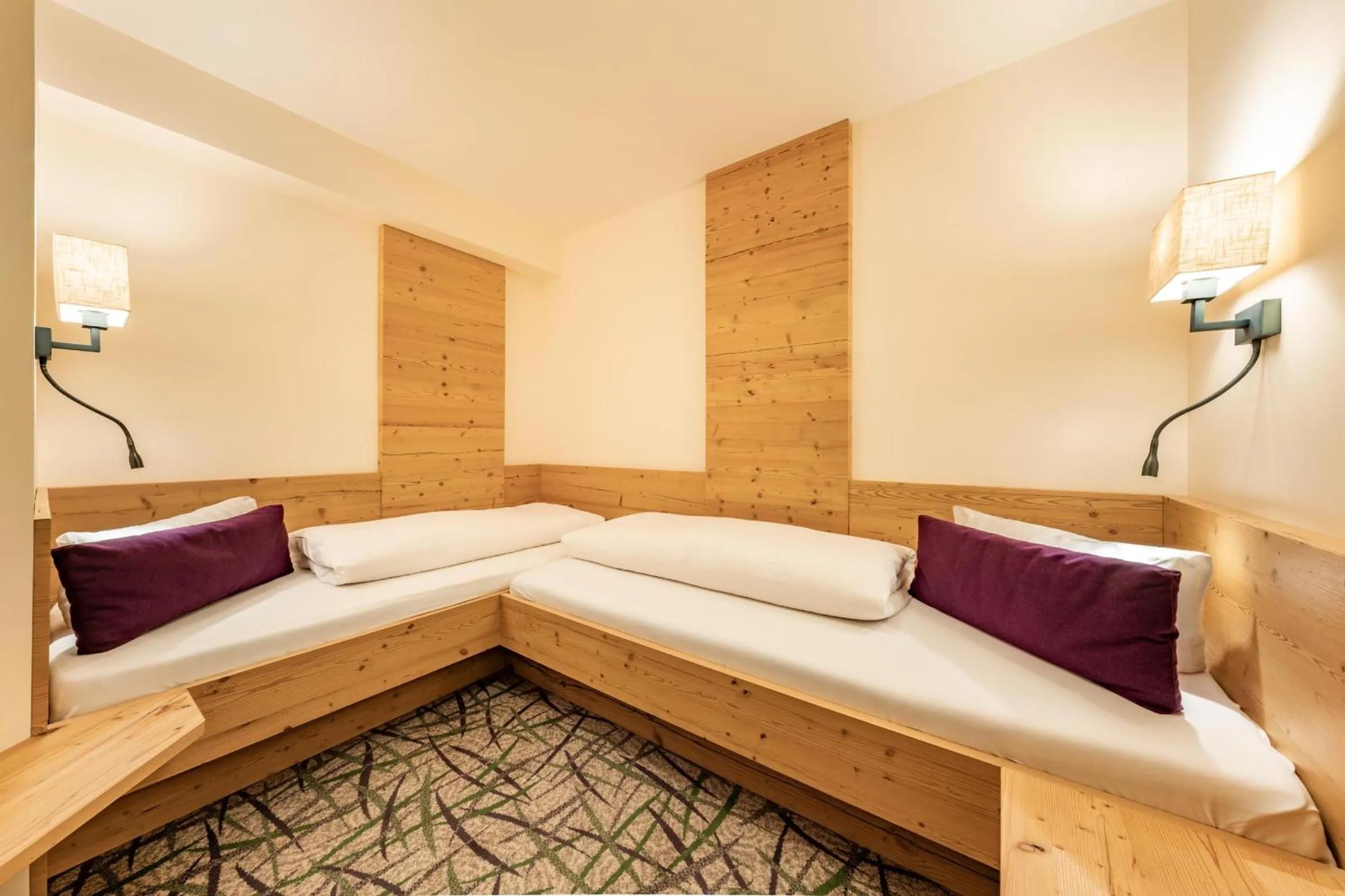 Bedroom, Bed in Hotel Pramstraller