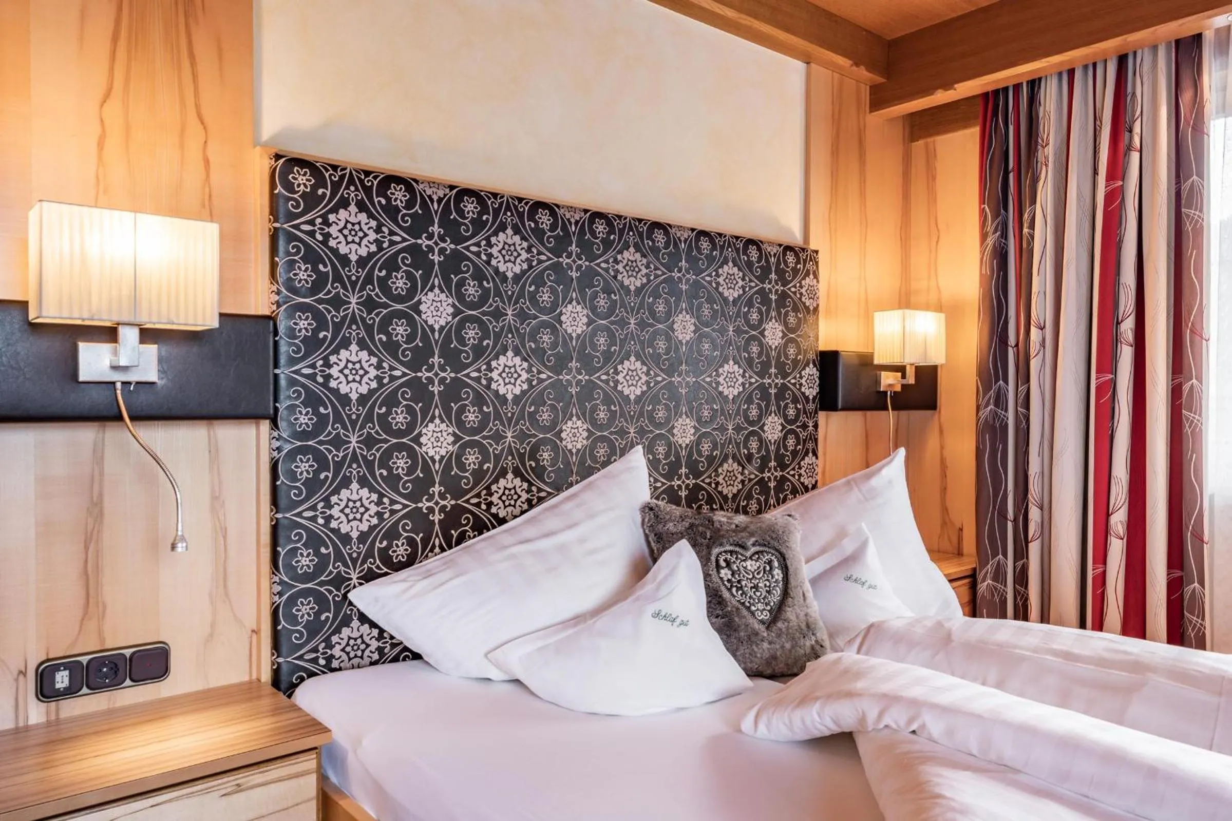 Decorative detail, Bed in Hotel Pramstraller