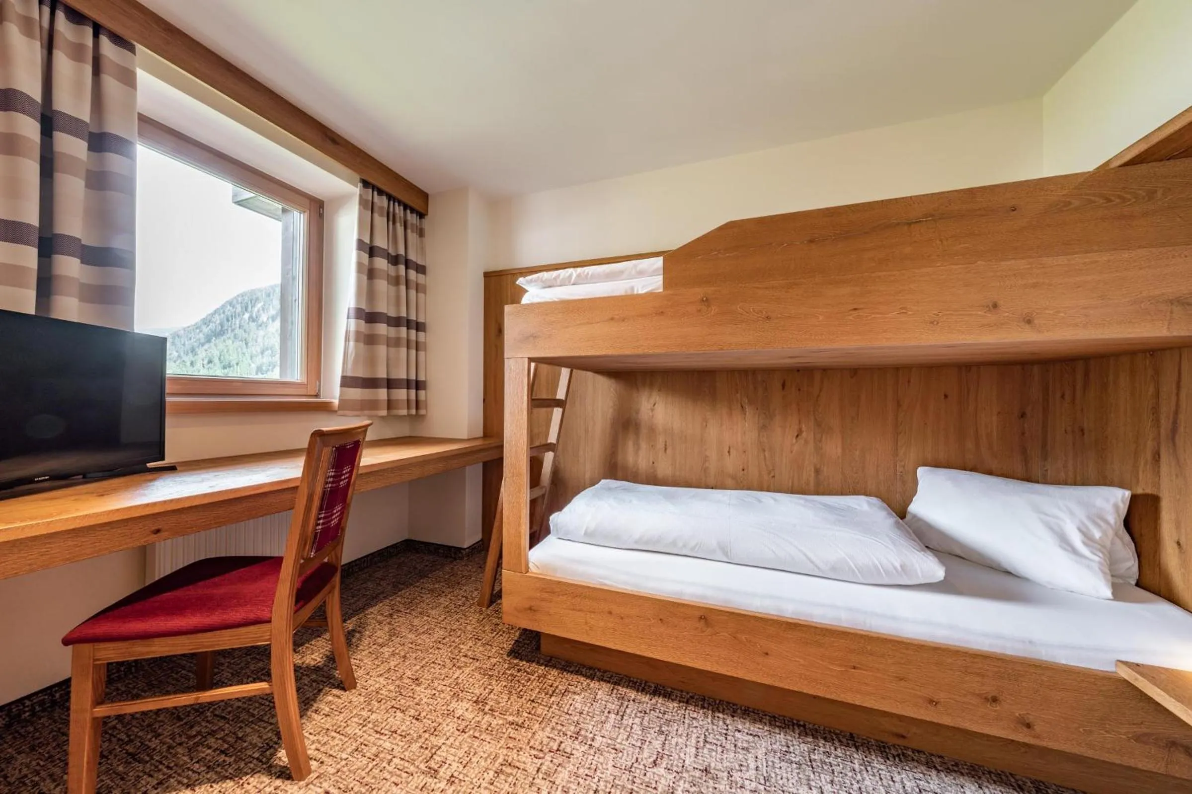 bunk bed, Bed in Hotel Pramstraller