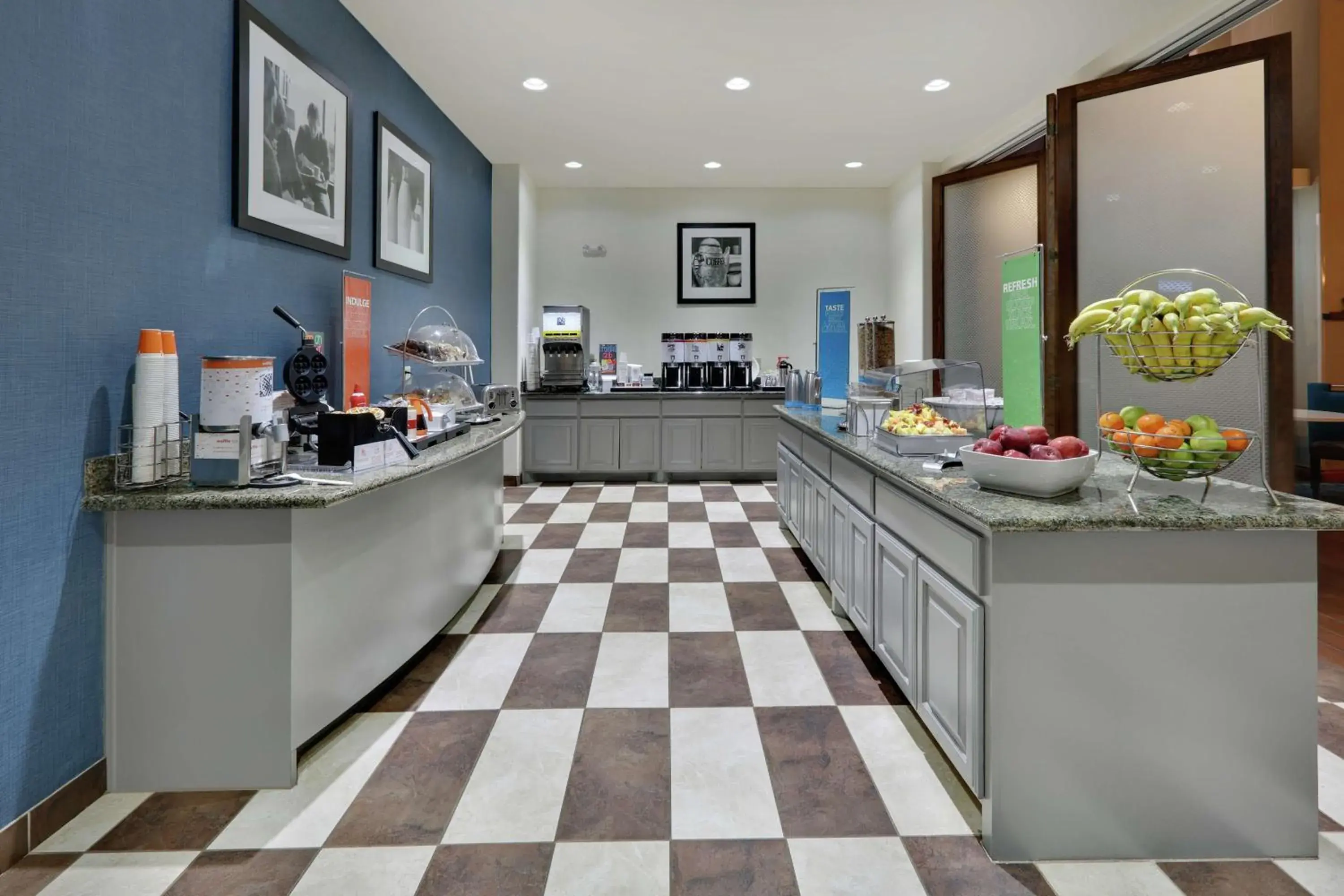 Breakfast in Hampton Inn & Suites Childress Breakfast in Hampton Inn & Suites Childress