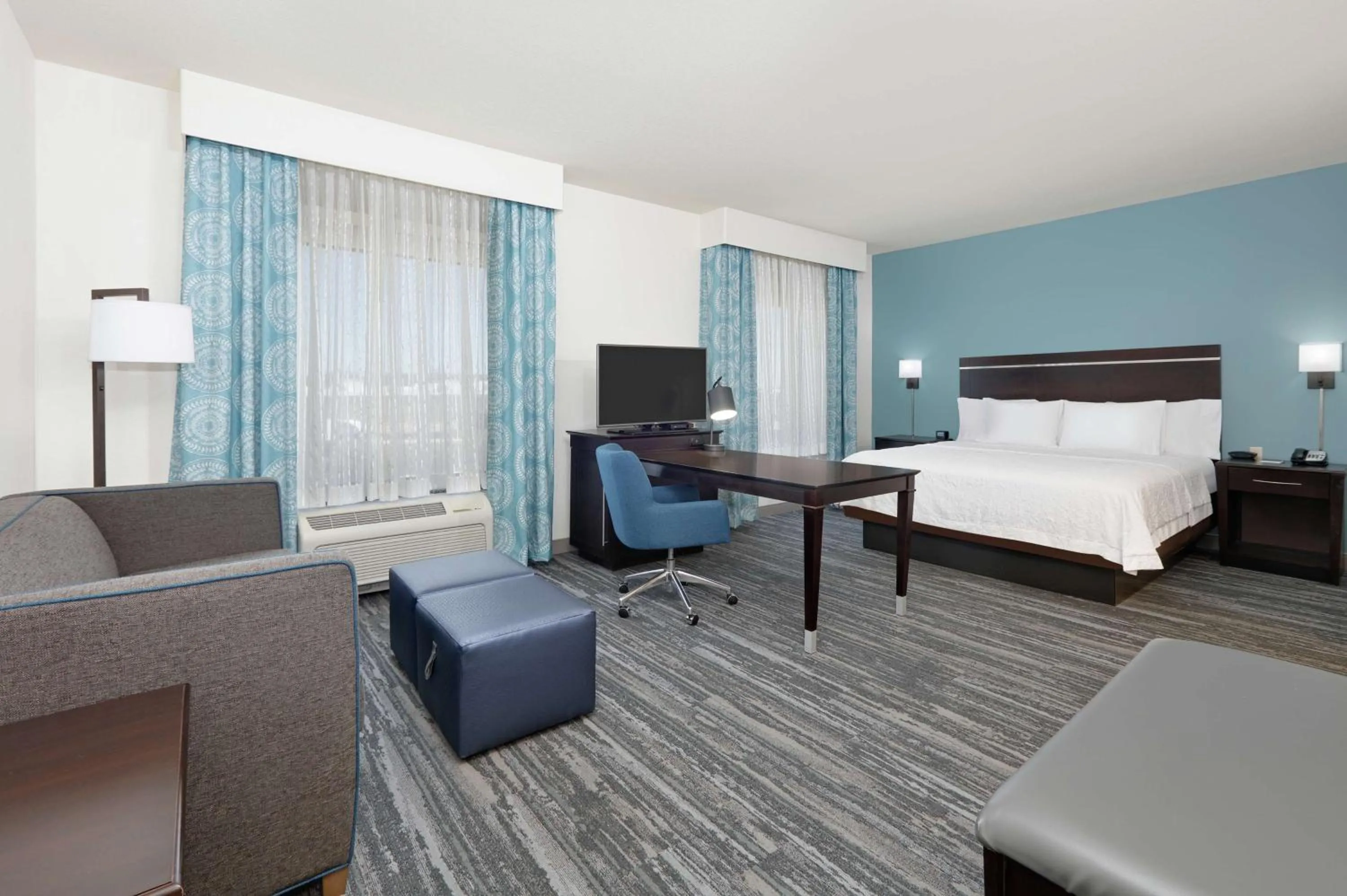 Bedroom, Bed in Hampton Inn & Suites Childress