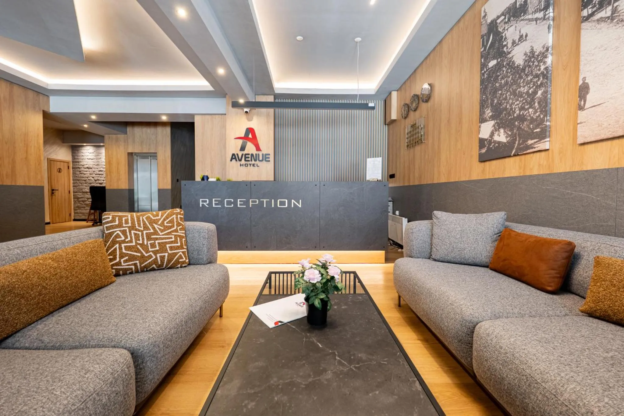 Lobby or reception in Avenue Hotel