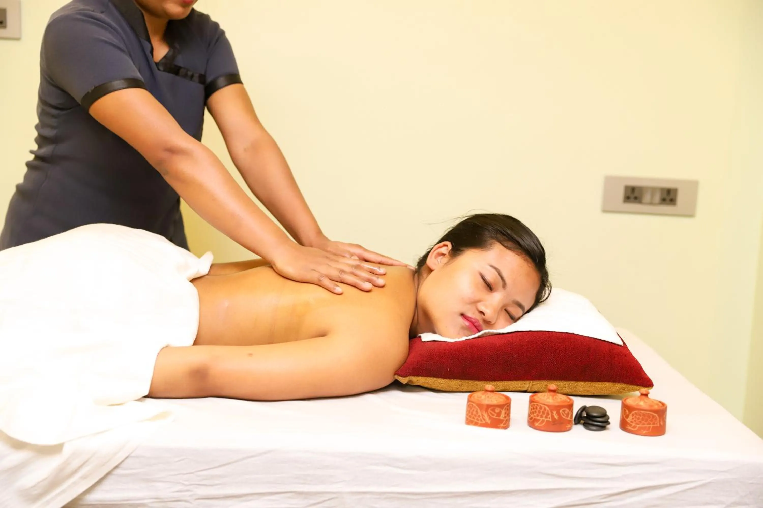 Massage in Retro Hotel and Spa