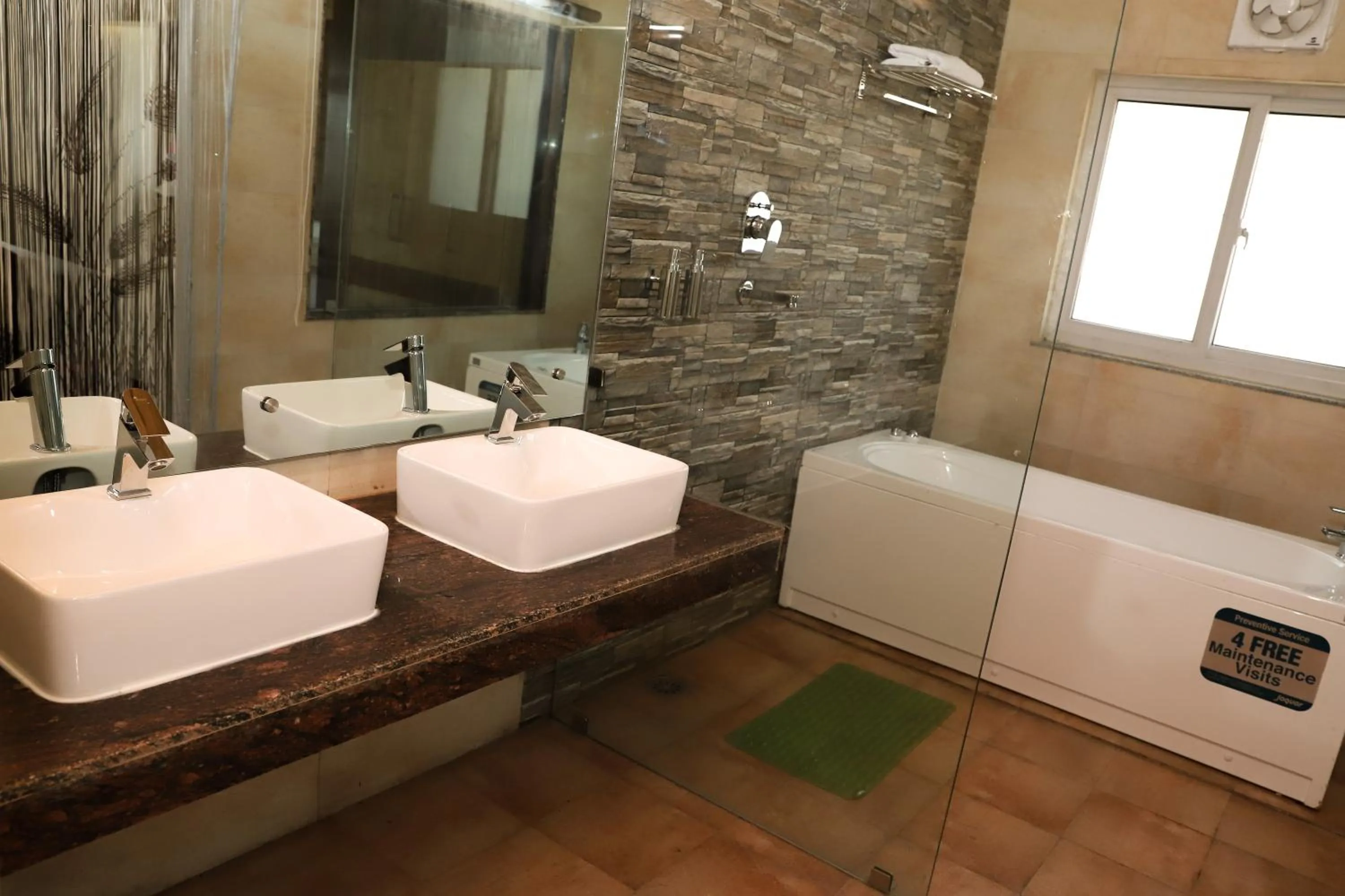 Bathroom in Retro Hotel and Spa